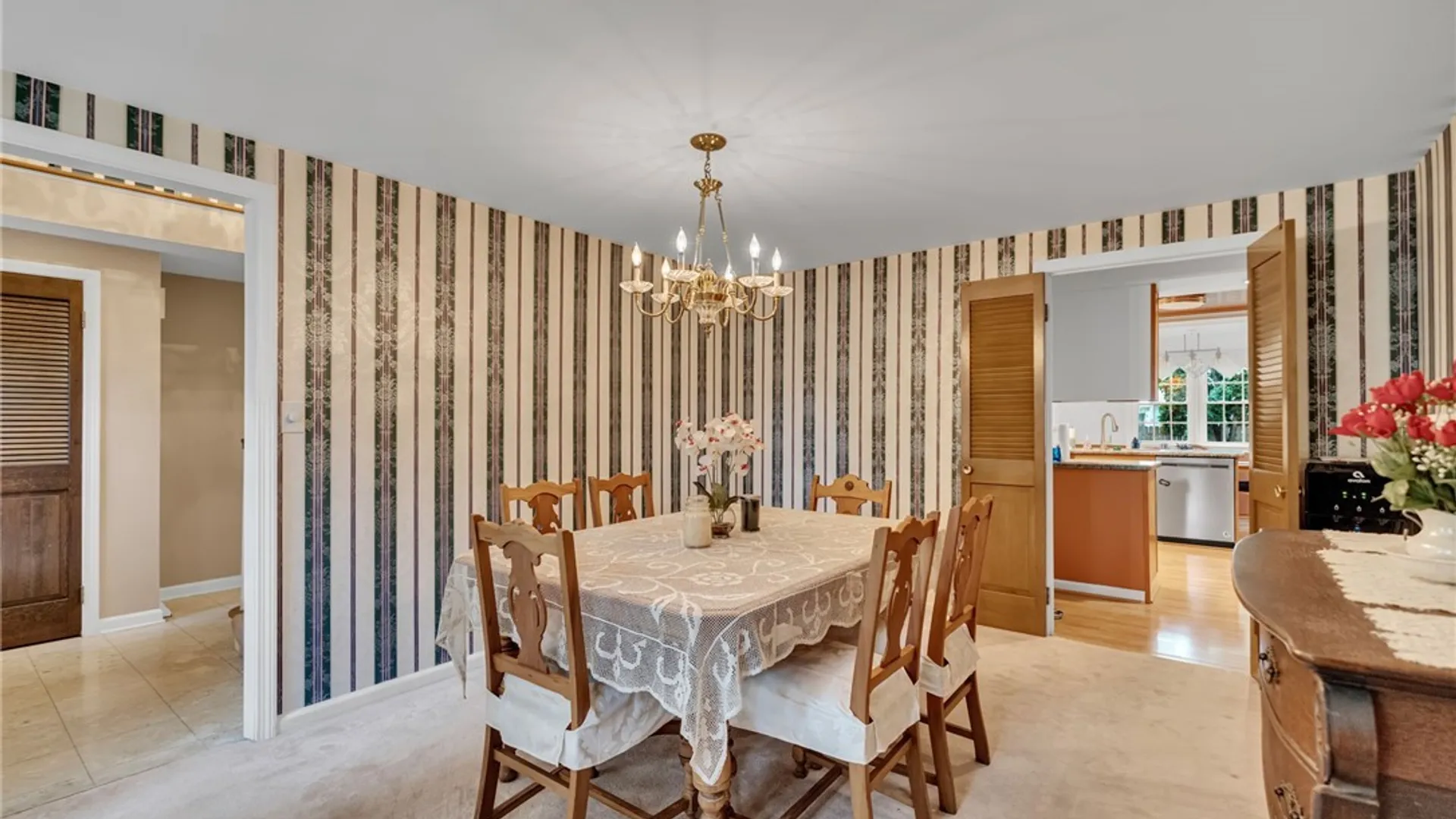 Property at 37 Pin Oak Drive, Amherst, NY 14221 6