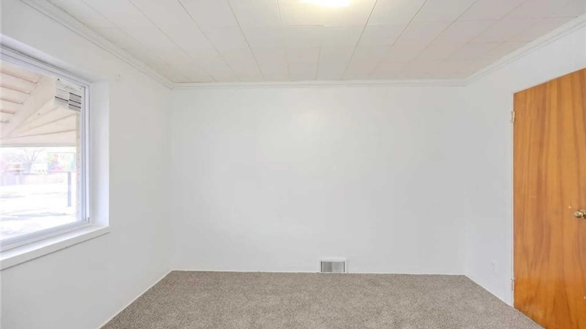 Property at 2101 Pine Avenue, Niagara Falls, NY 14301 17