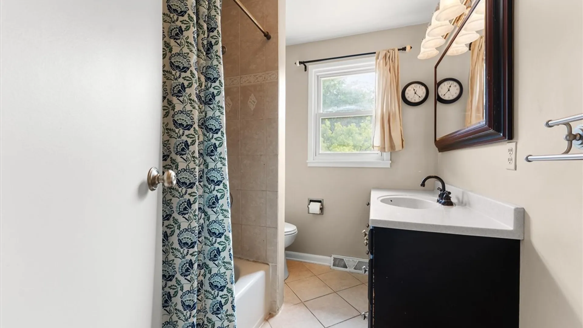 Property at 1A Carol Drive, Camillus, NY 13031 31