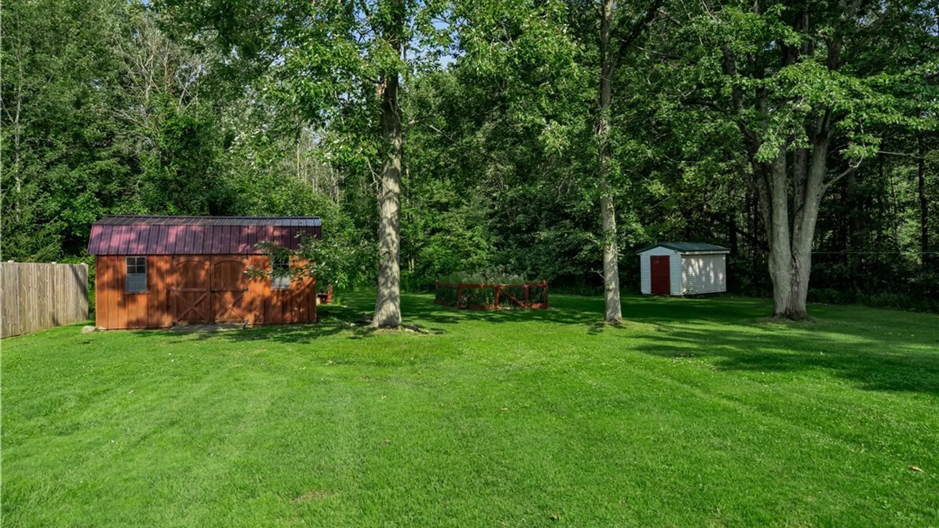 Property at 7137 Witmer Road, Wheatfield, NY 14120 3