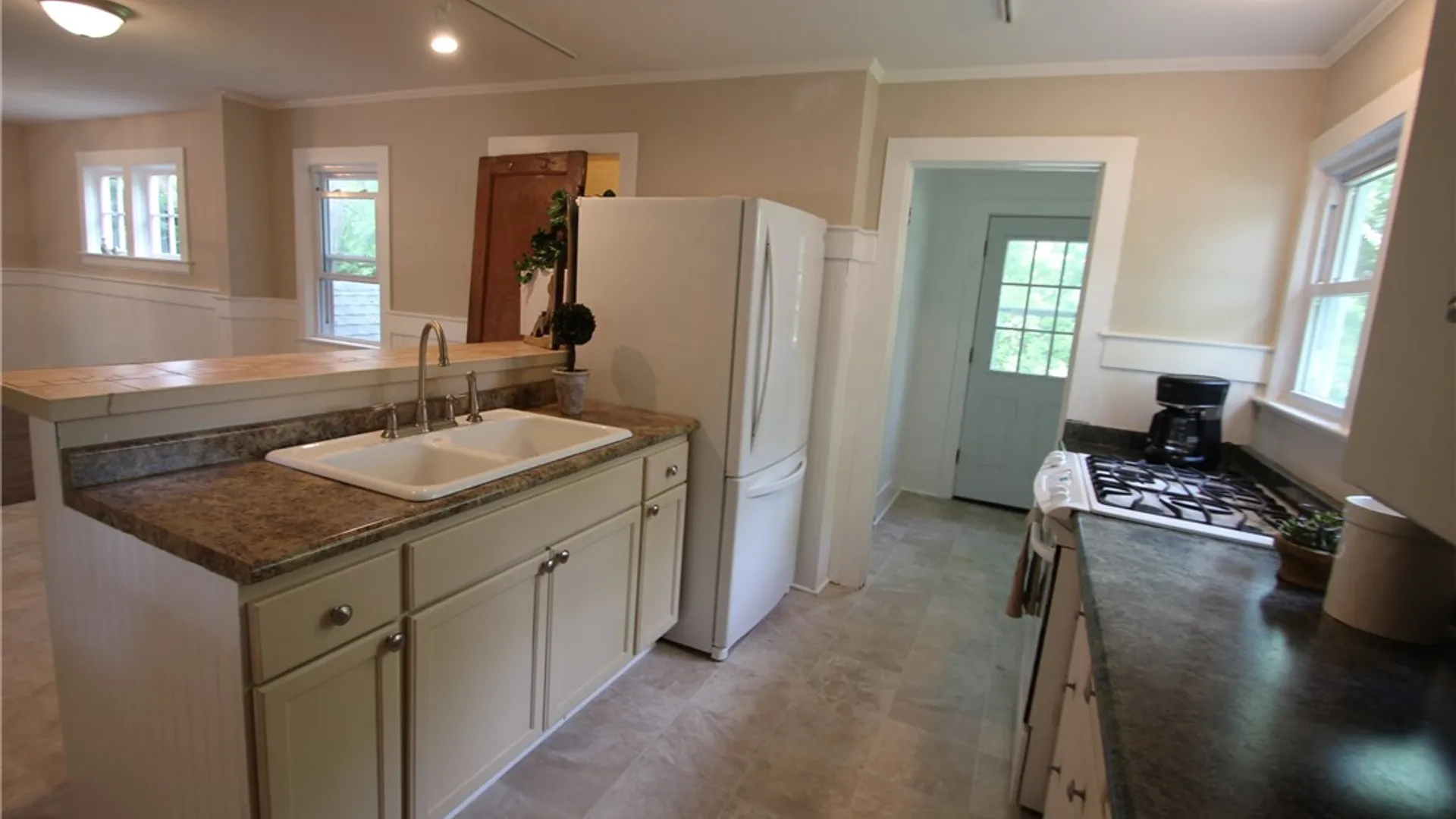Property at 337 Mendon Road, Pittsford, NY 14534 12
