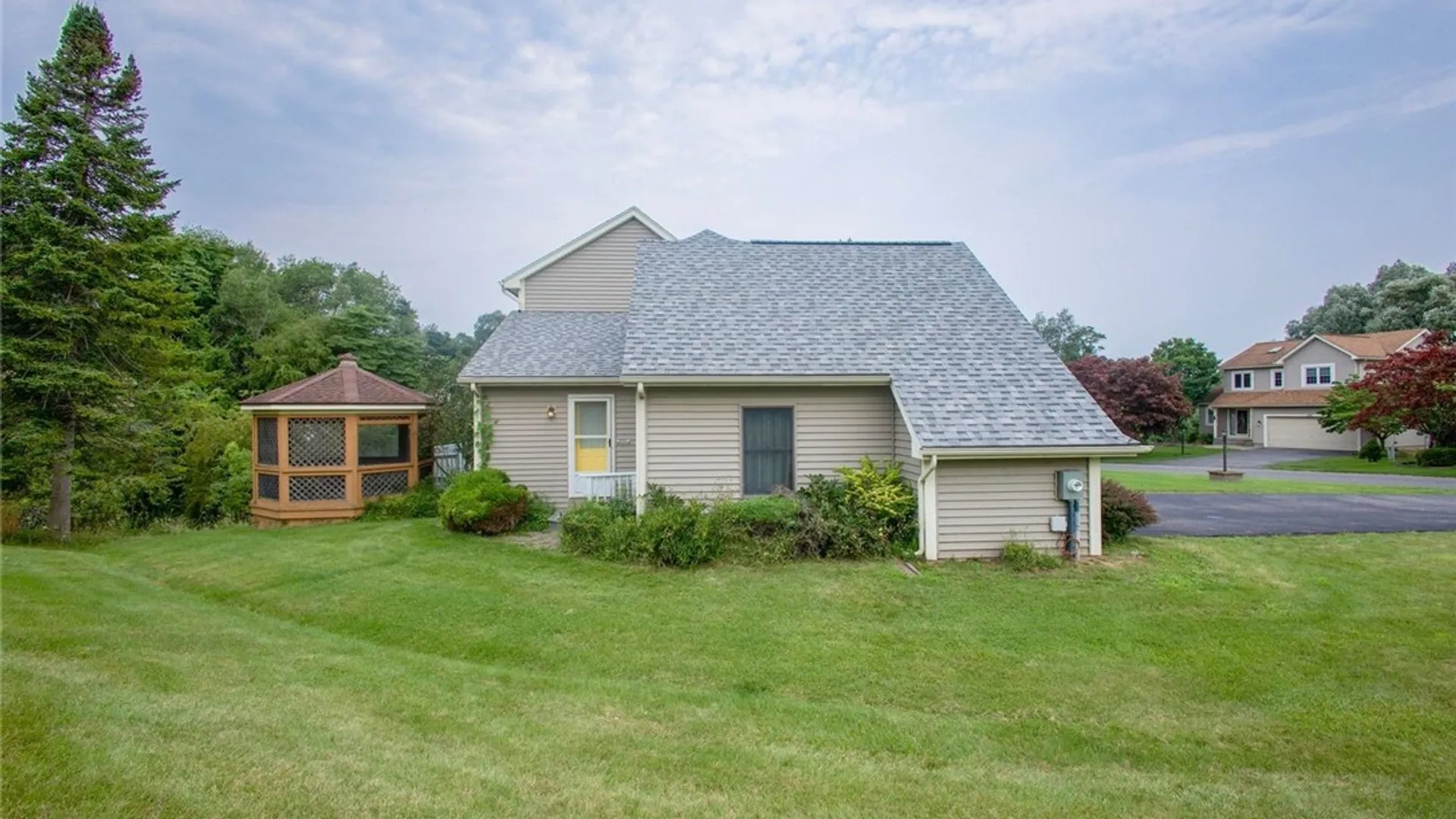 Property at 175 Sewilo Hills Drive, Irondequoit, NY 14622 39