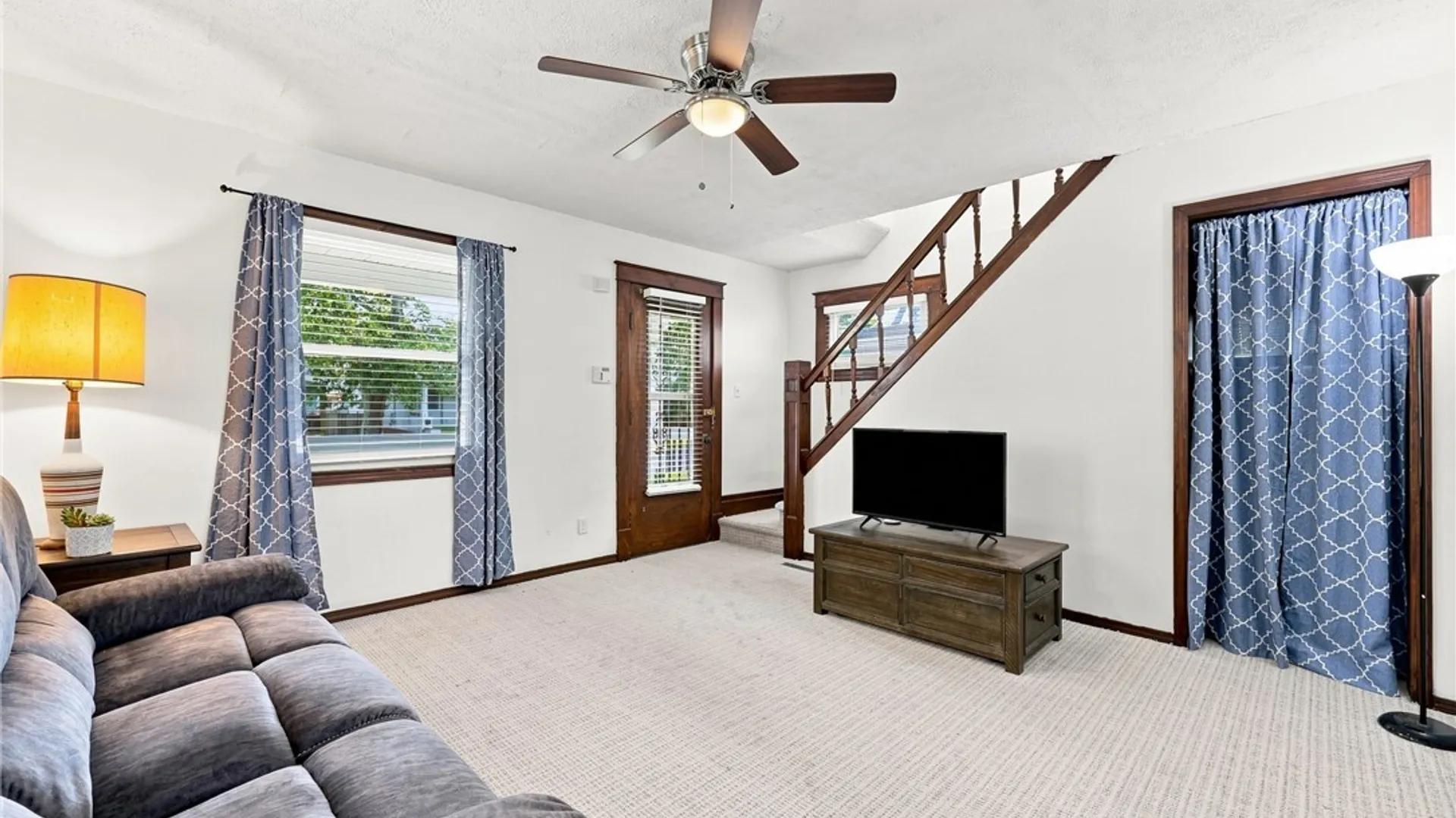 Property at 2437 Cleveland Avenue, Niagara Falls, NY 14305 5