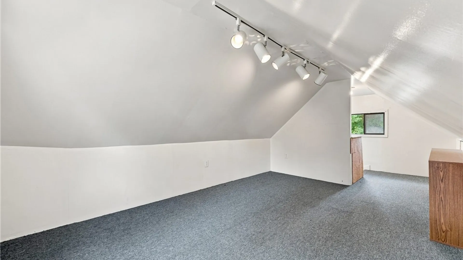 Property at 2437 Cleveland Avenue, Niagara Falls, NY 14305 27