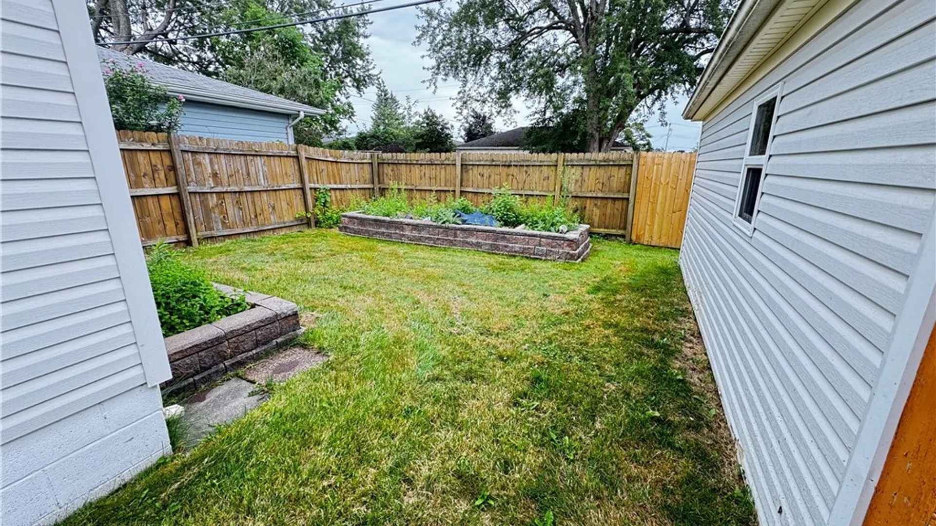 Property at 13 Satinwood Drive, Cheektowaga, NY 14225 3