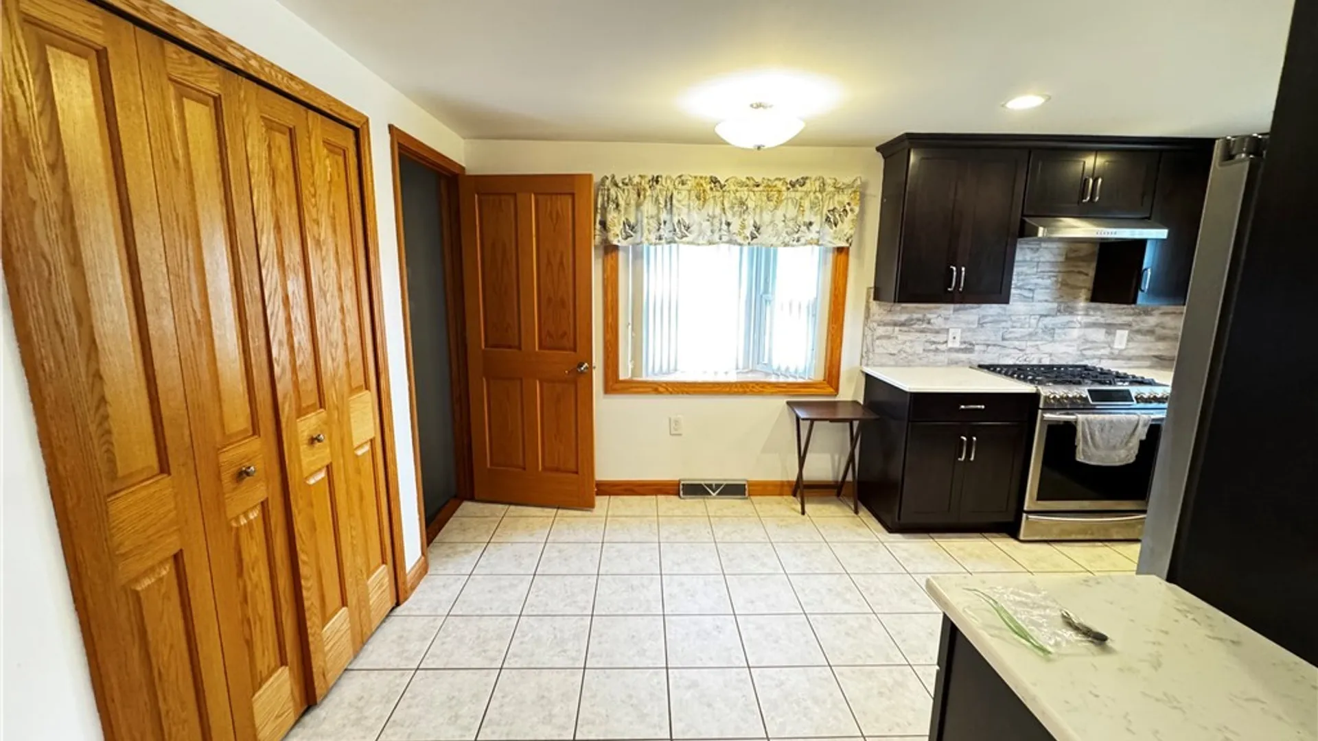 Property at 13 Satinwood Drive, Cheektowaga, NY 14225 5