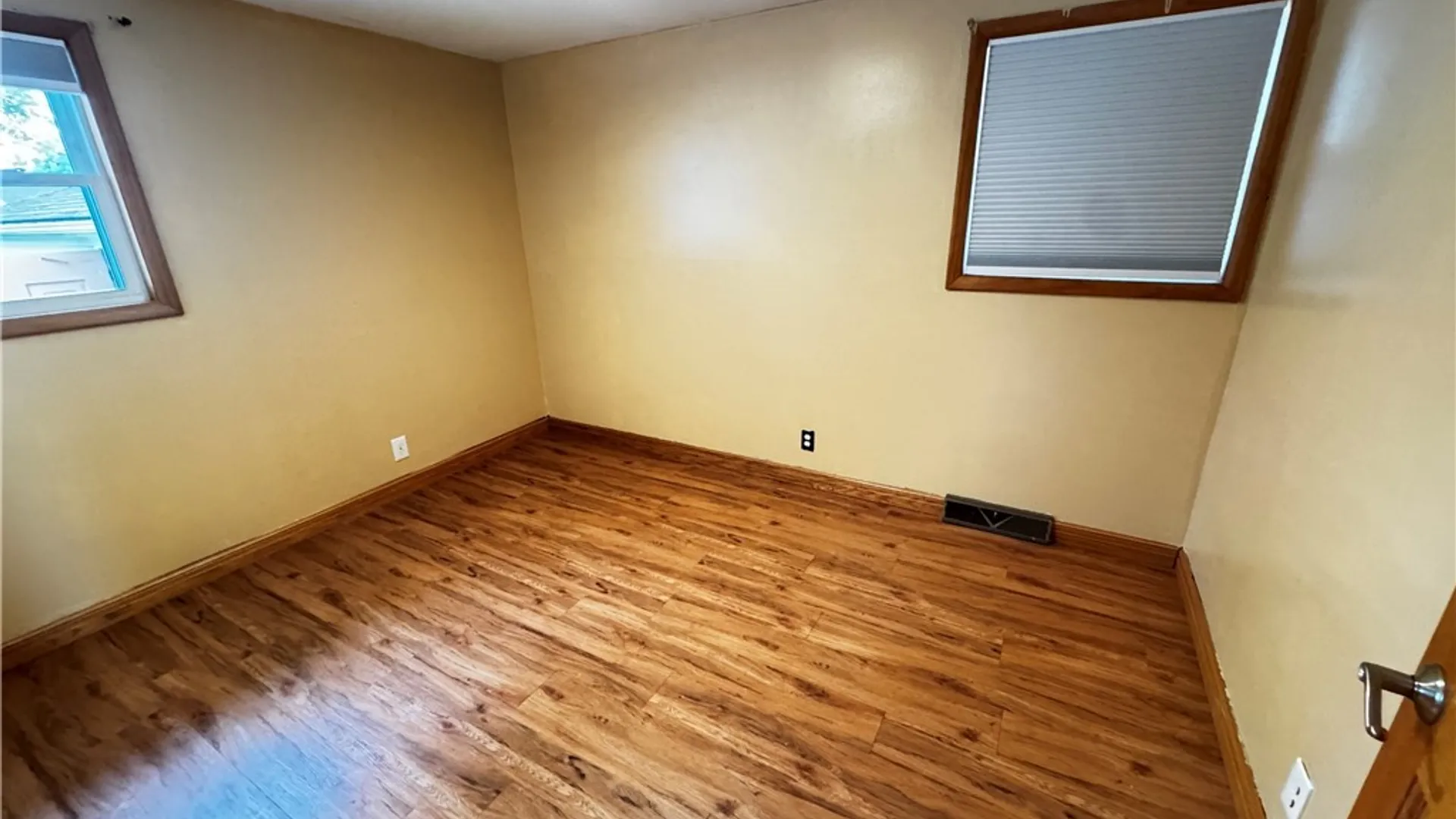 Property at 13 Satinwood Drive, Cheektowaga, NY 14225 9