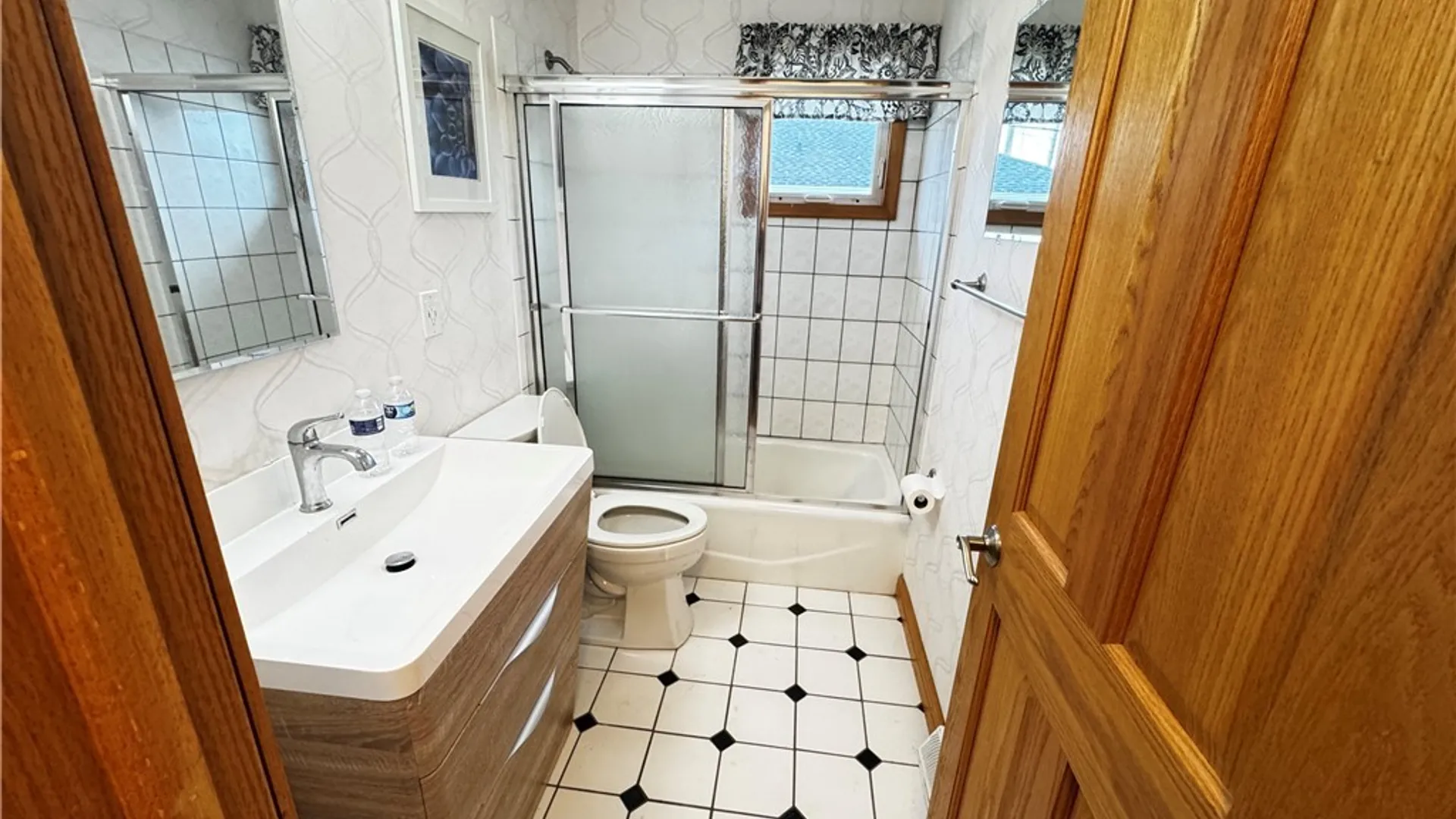 Property at 13 Satinwood Drive, Cheektowaga, NY 14225 11