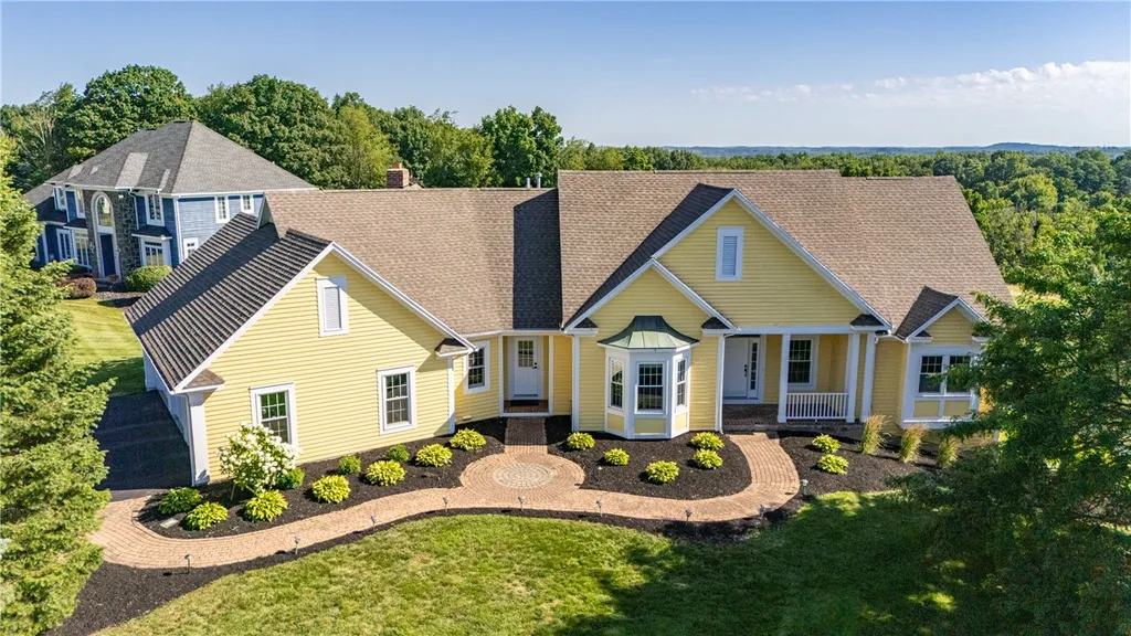 Property at 22 Cobblecreek Road, Victor, NY 14564