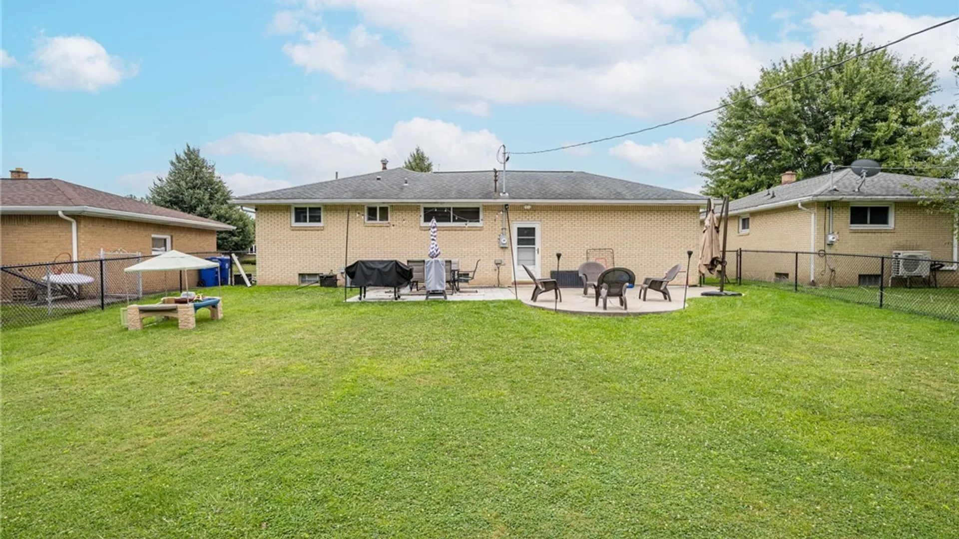 Property at 146 Elmsford Drive, West Seneca, NY 14224 4