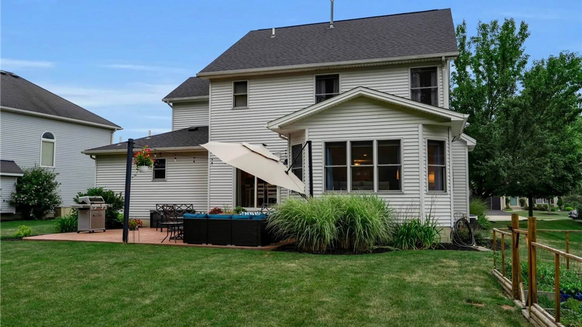 Property at 2325 Winterberry Drive, Hamburg, NY 14085 5
