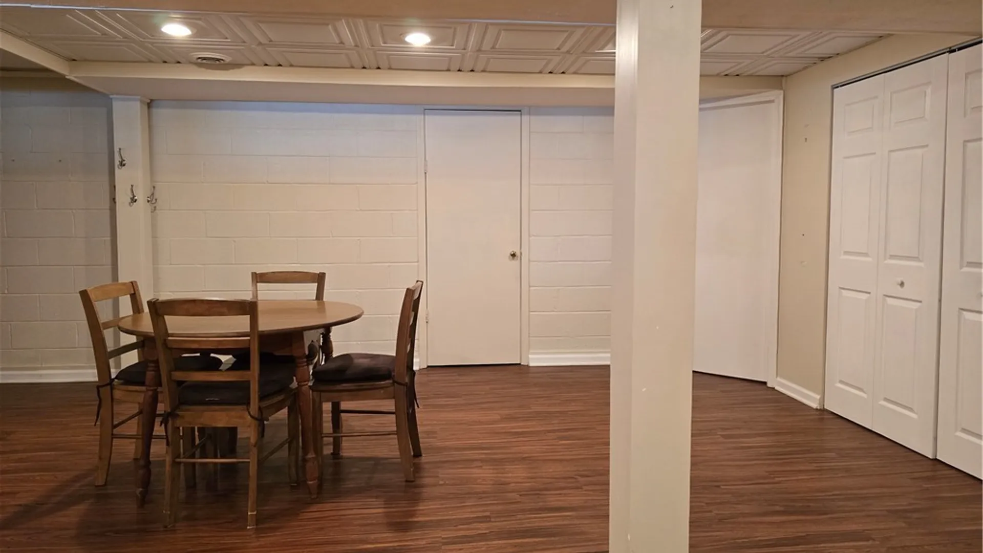 Property at 212 Cleveland Avenue, Salina, NY 13088 35