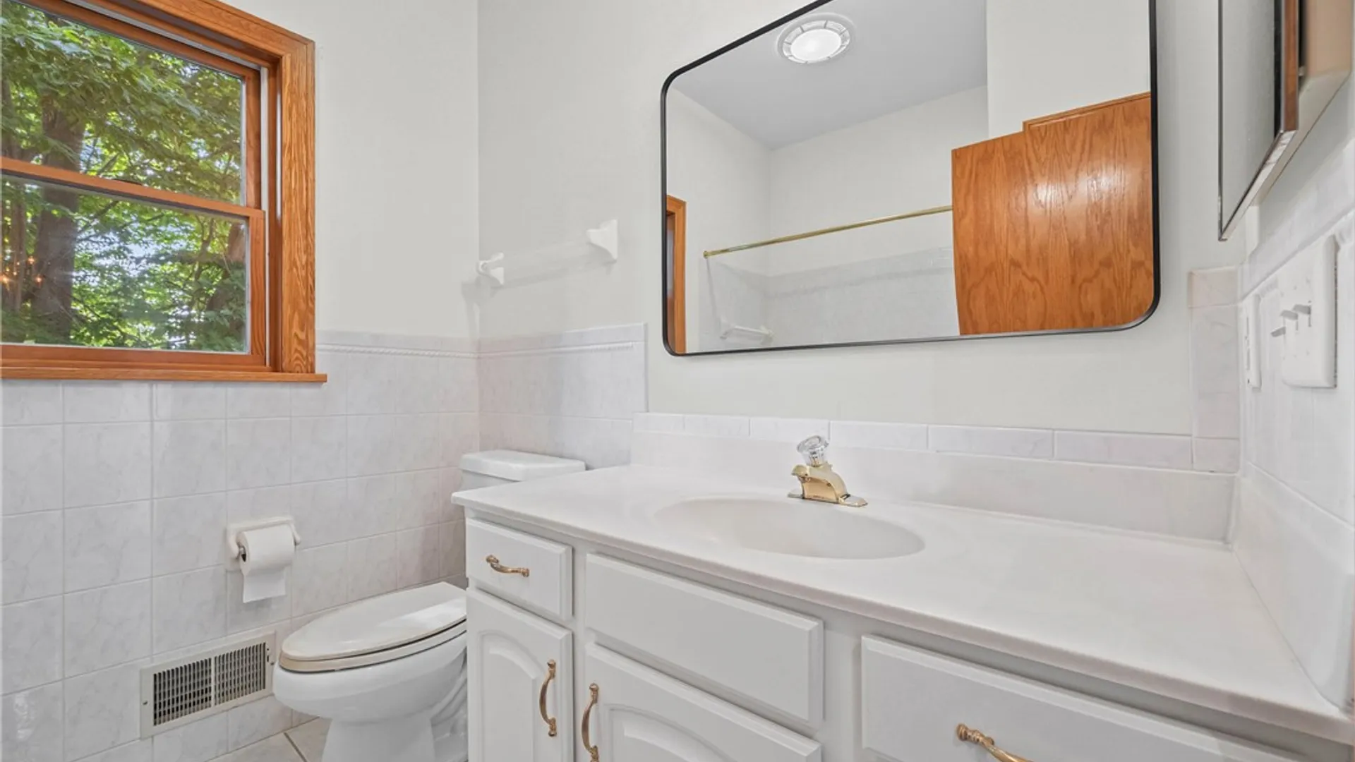 Property at 1507 Fallen Leaf, Webster, NY 14580 35