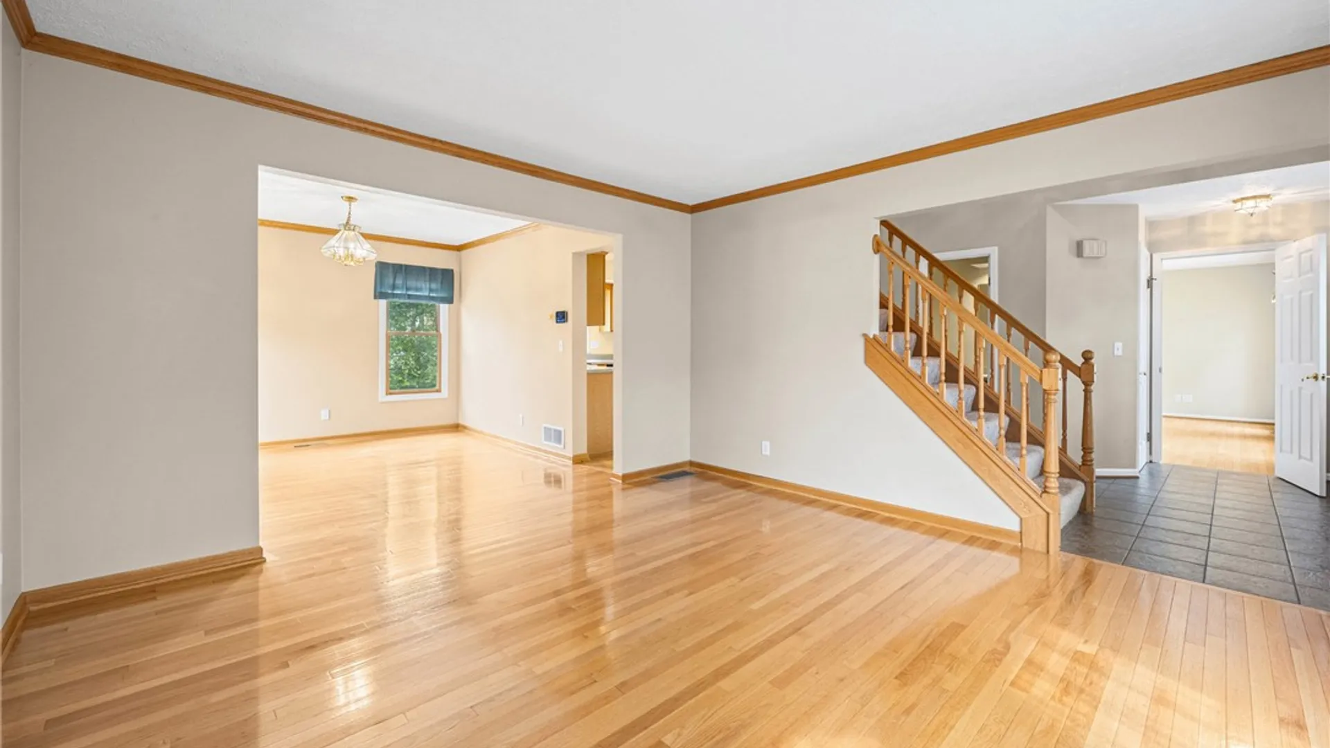 Property at 97 Wakecliffe Dr, Greece, NY 14616 5