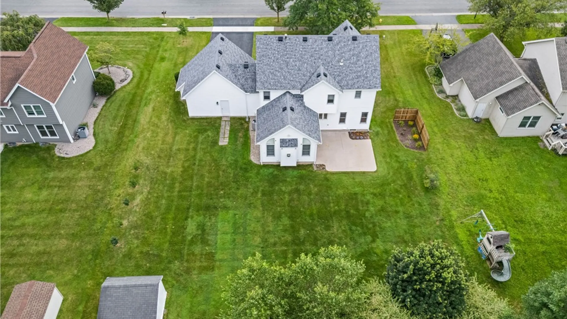Property at 97 Wakecliffe Dr, Greece, NY 14616 42