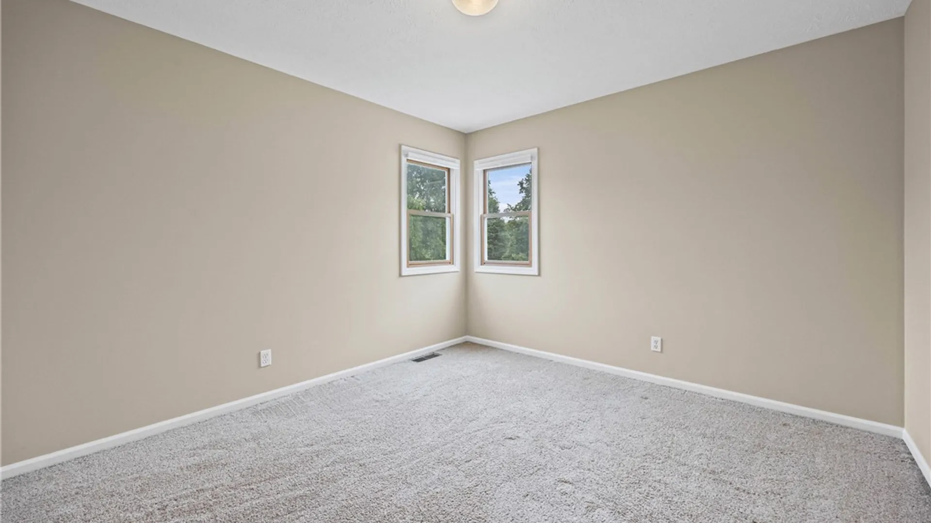 Property at 97 Wakecliffe Dr, Greece, NY 14616 28