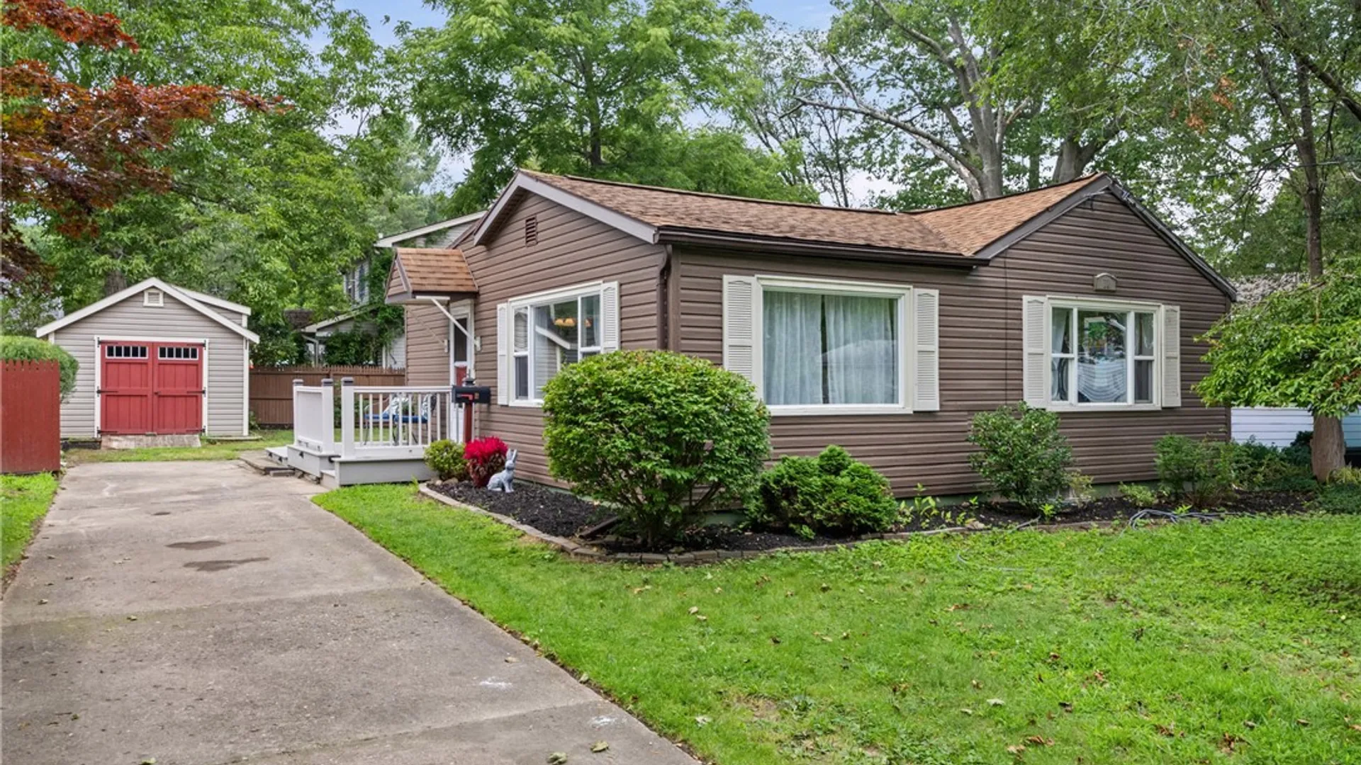 Property at 11 Seacliffe Road, Irondequoit, NY 14622 5