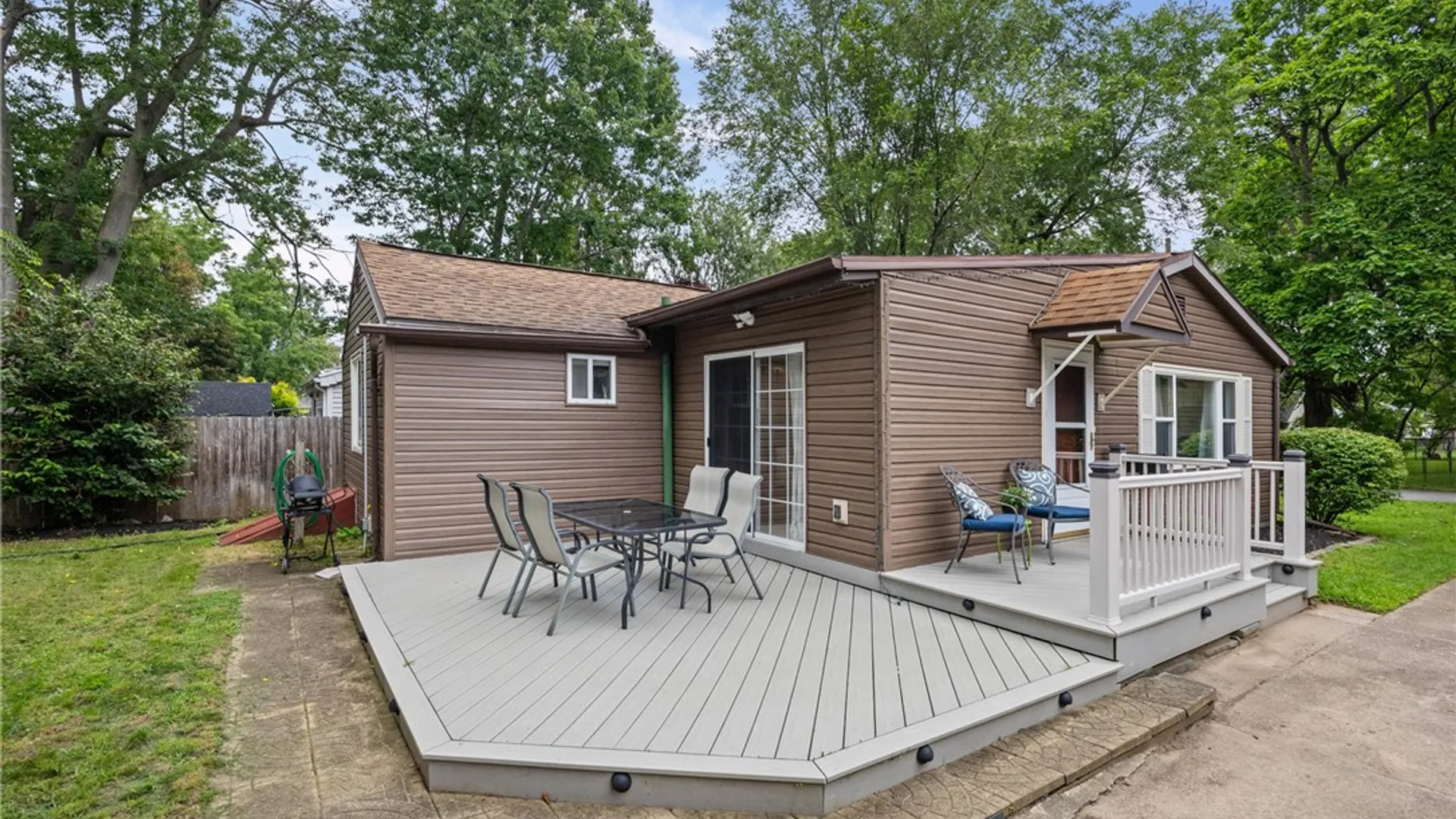 Property at 11 Seacliffe Road, Irondequoit, NY 14622 43