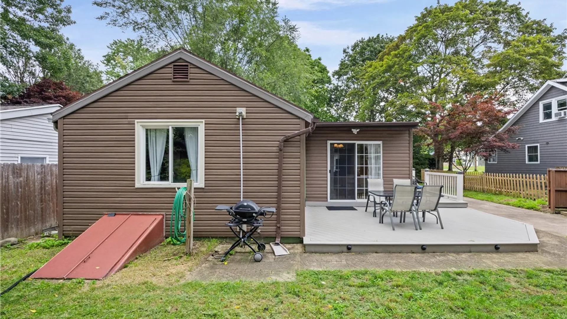 Property at 11 Seacliffe Road, Irondequoit, NY 14622 44