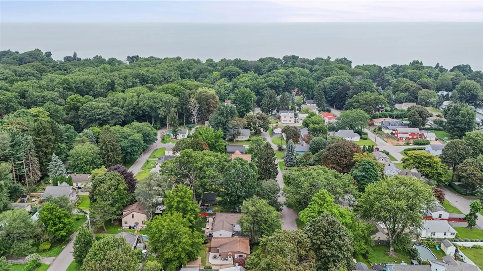Property at 11 Seacliffe Road, Irondequoit, NY 14622 45