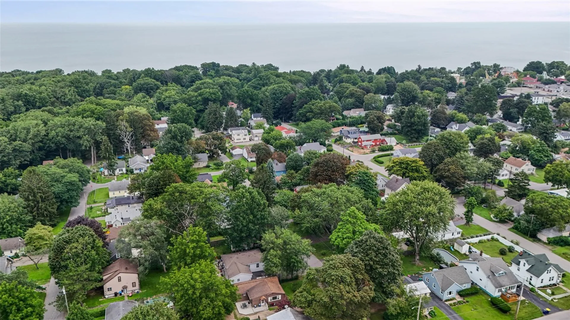 Property at 11 Seacliffe Road, Irondequoit, NY 14622 46
