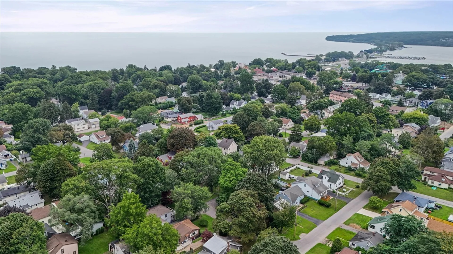 Property at 11 Seacliffe Road, Irondequoit, NY 14622 47