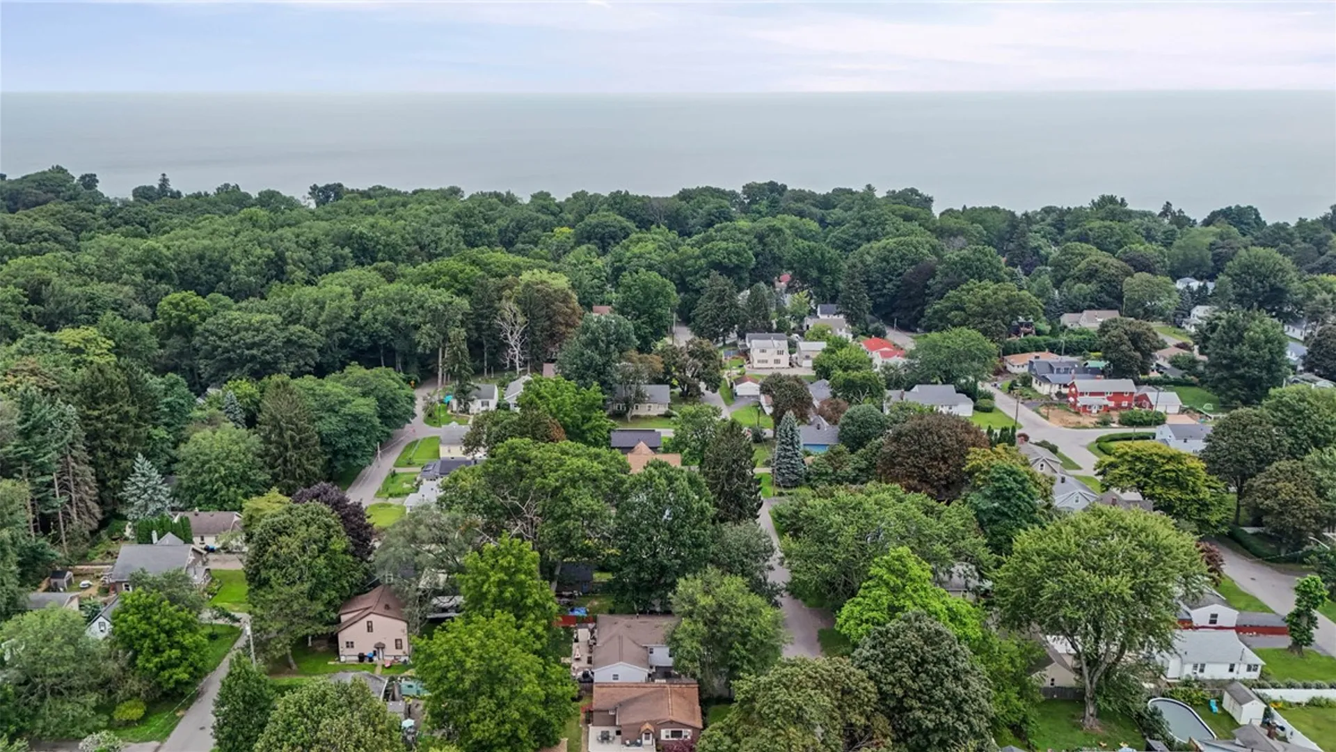 Property at 11 Seacliffe Road, Irondequoit, NY 14622 48