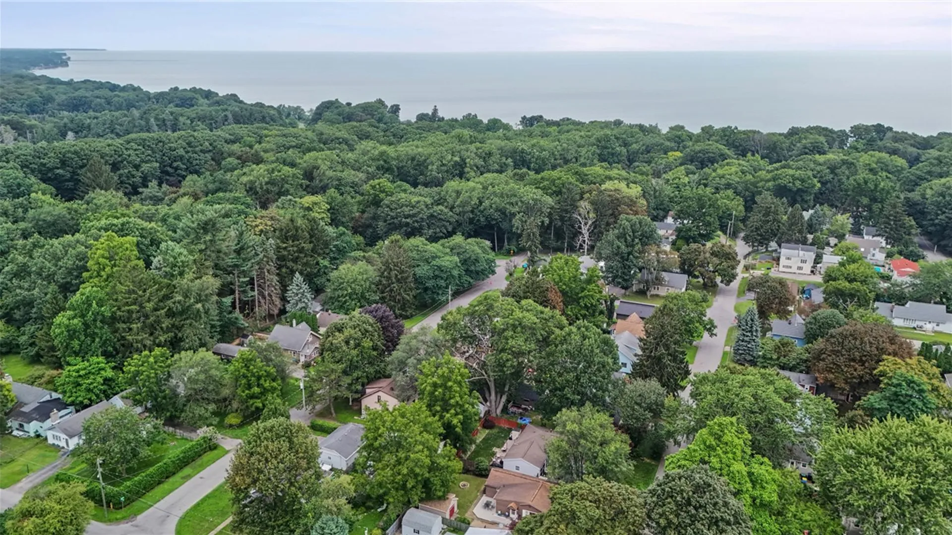 Property at 11 Seacliffe Road, Irondequoit, NY 14622 49