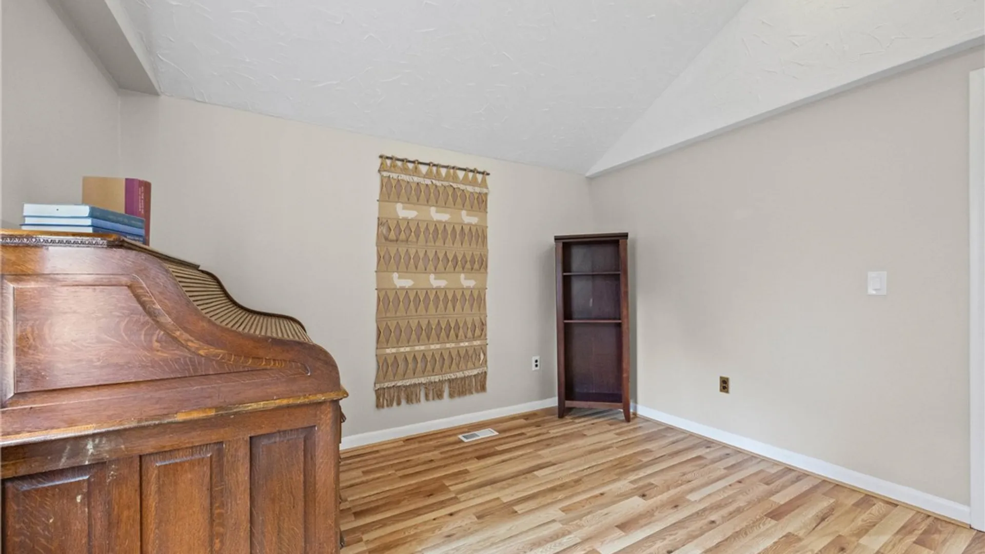Property at 11 Seacliffe Road, Irondequoit, NY 14622 32