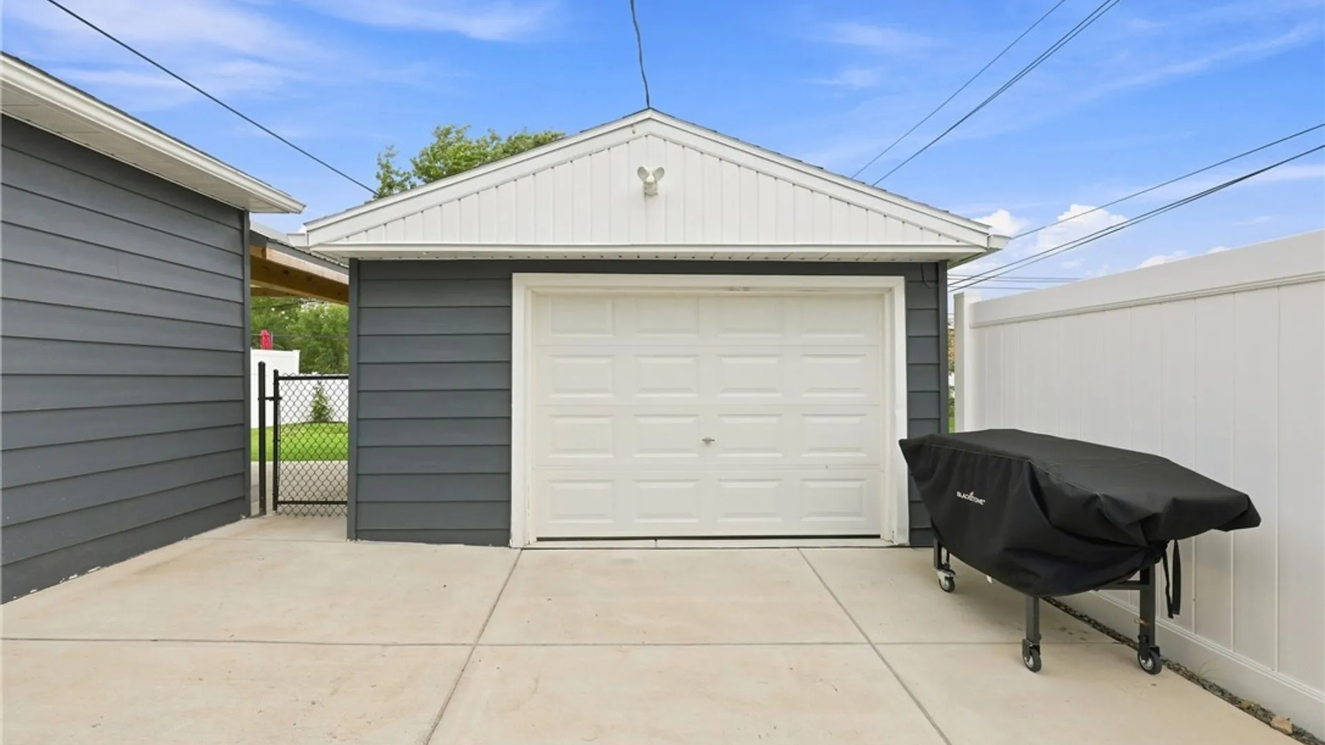 Property at 127 Briarhurst Drive, Tonawanda, NY 14150 3