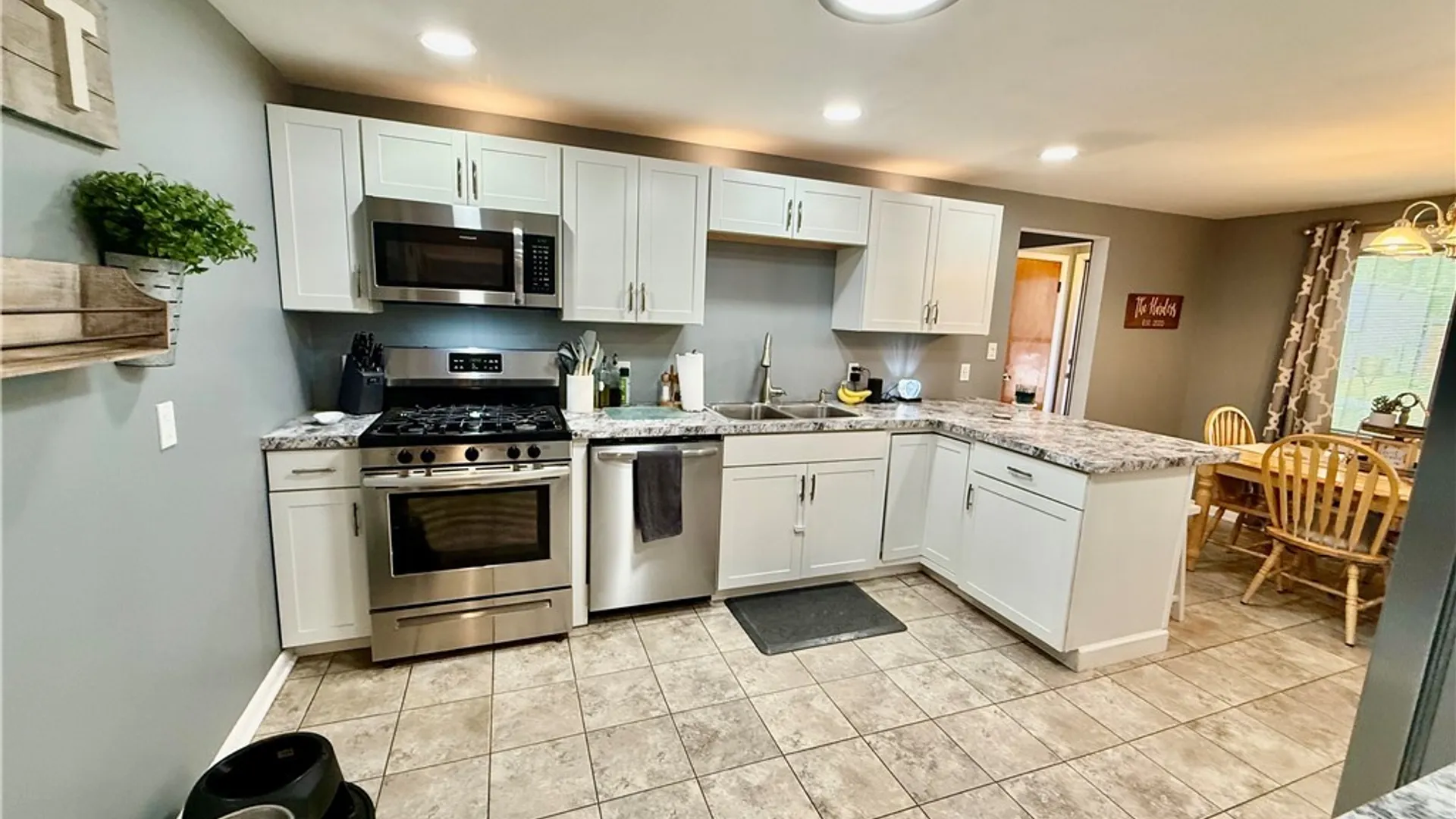 Property at 53 Angela Ln, Cheektowaga, NY 14225 6