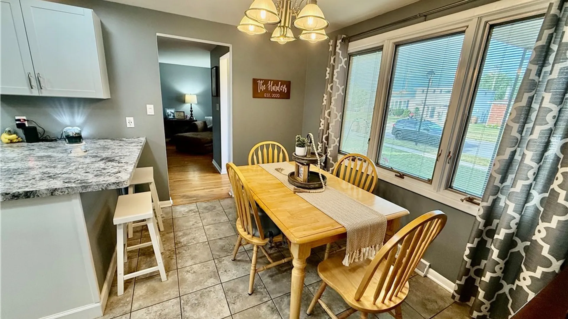 Property at 53 Angela Ln, Cheektowaga, NY 14225 9