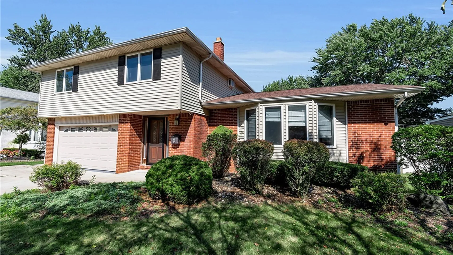 Property at 41 Mahogany Drive, Amherst, NY 14221 3