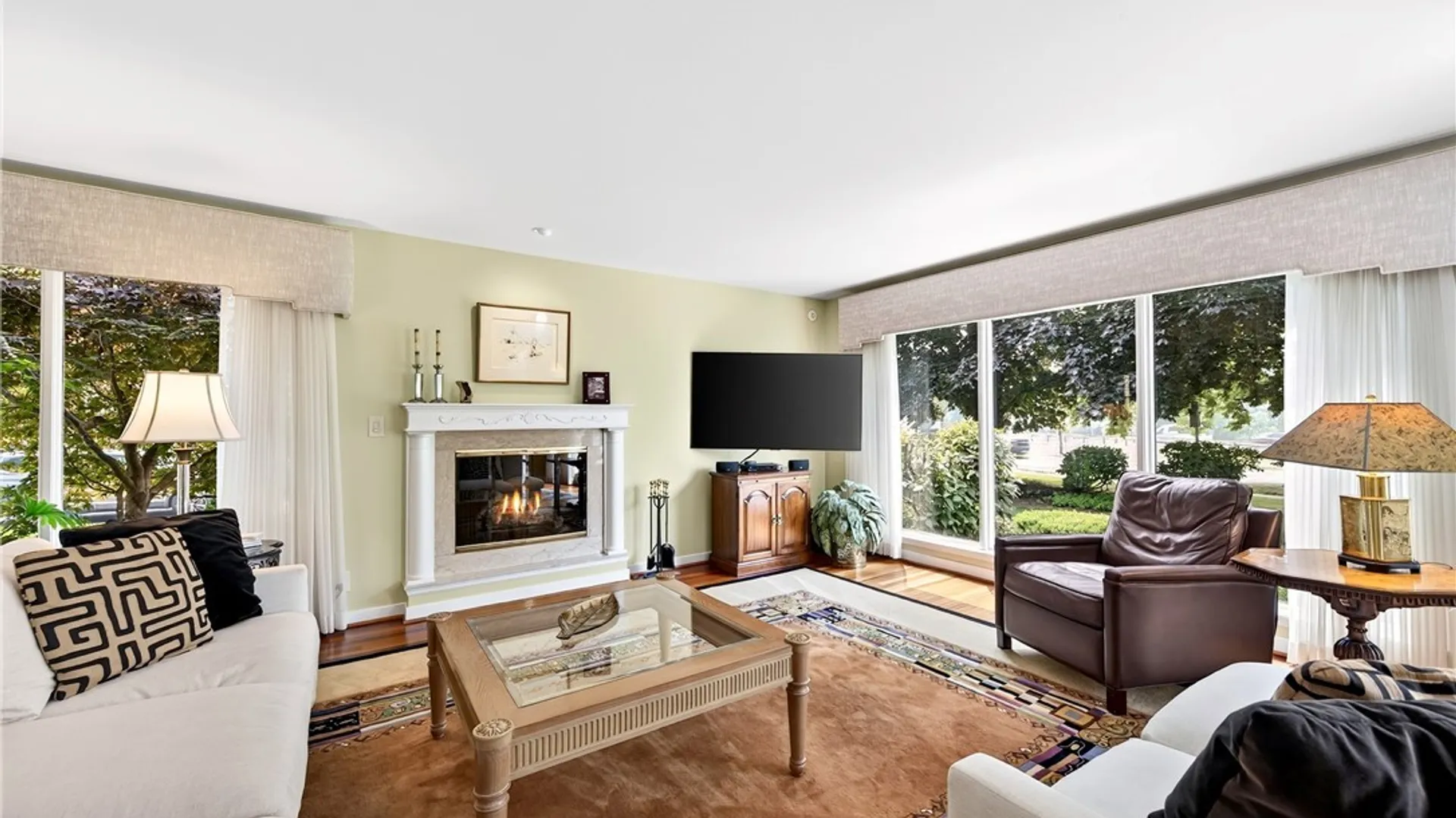 Property at 10 Randwood Lane, Buffalo, NY 14216 10