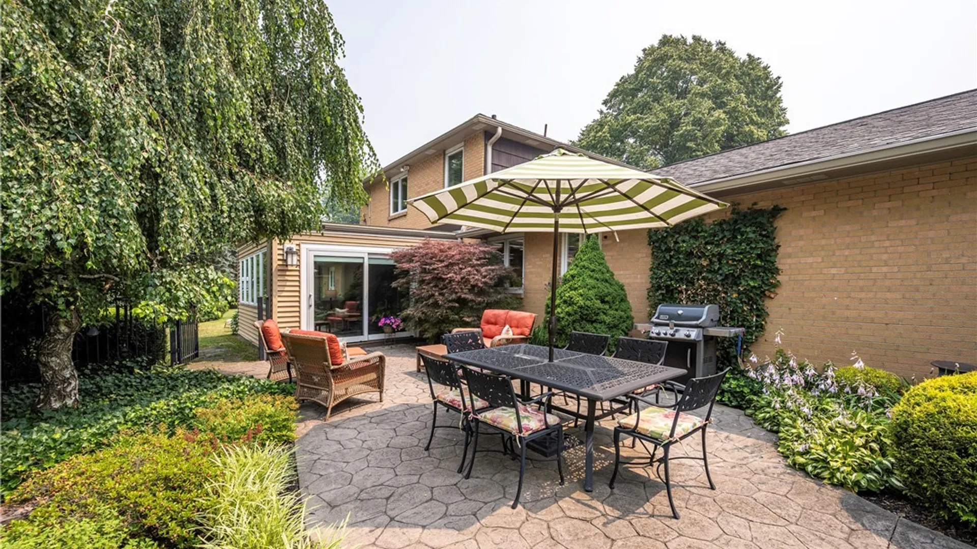 Property at 10 Randwood Lane, Buffalo, NY 14216 47