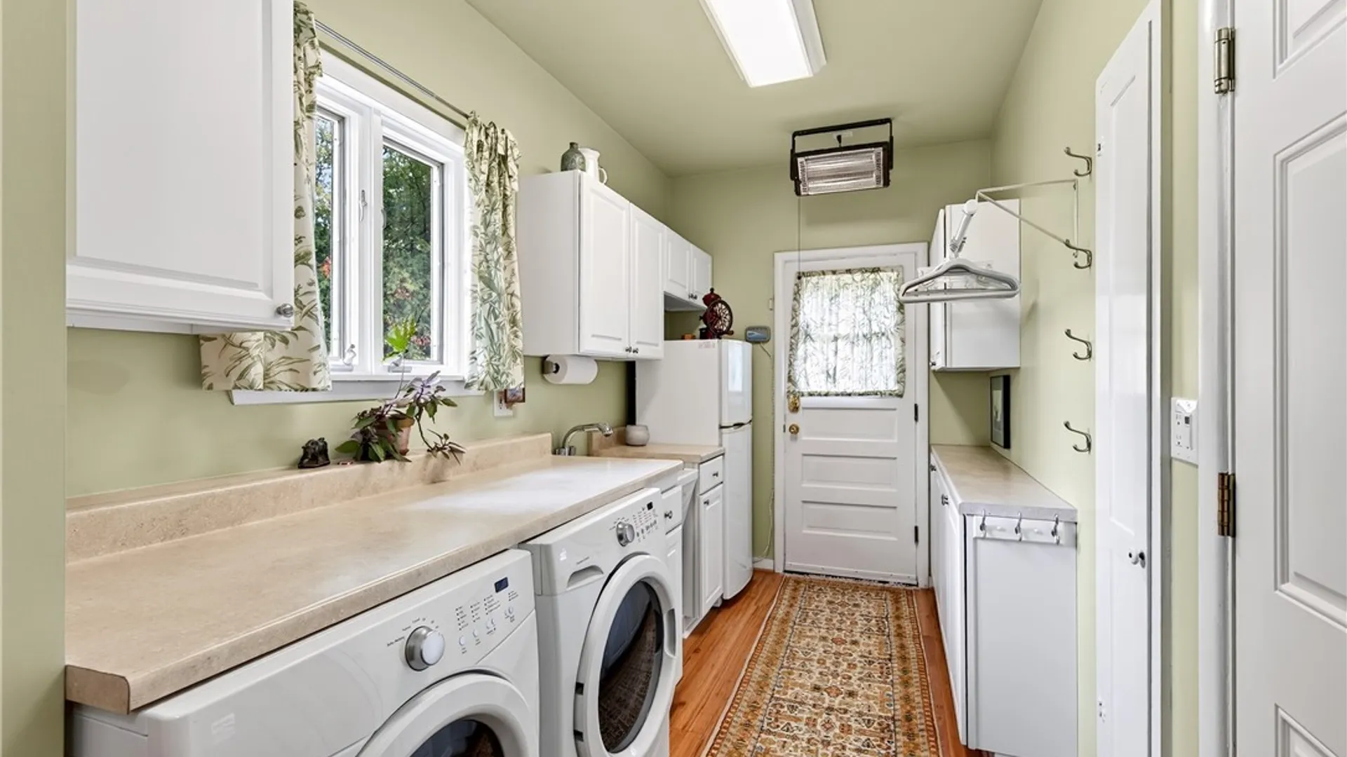Property at 10 Randwood Lane, Buffalo, NY 14216 31