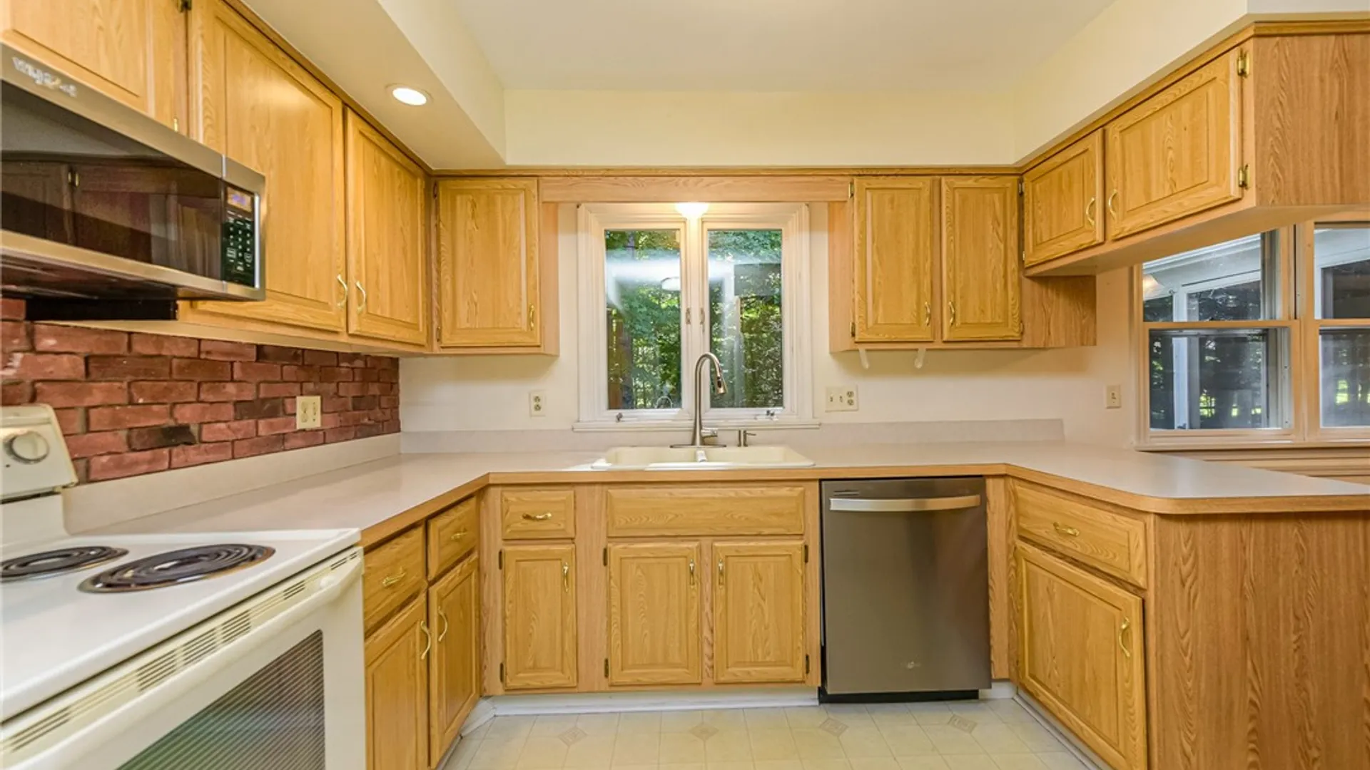 Property at 1216 Gerrads Cross, Webster, NY 14580 12