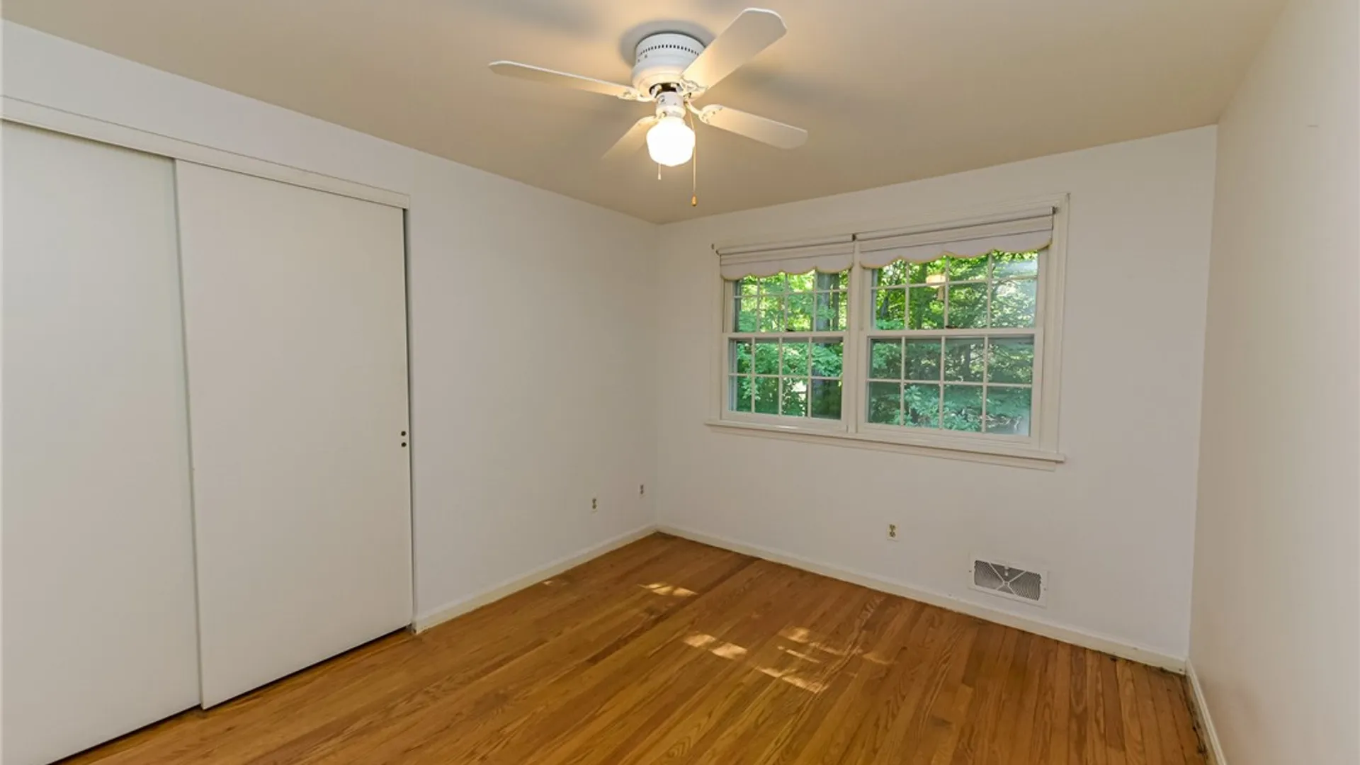 Property at 1216 Gerrads Cross, Webster, NY 14580 32