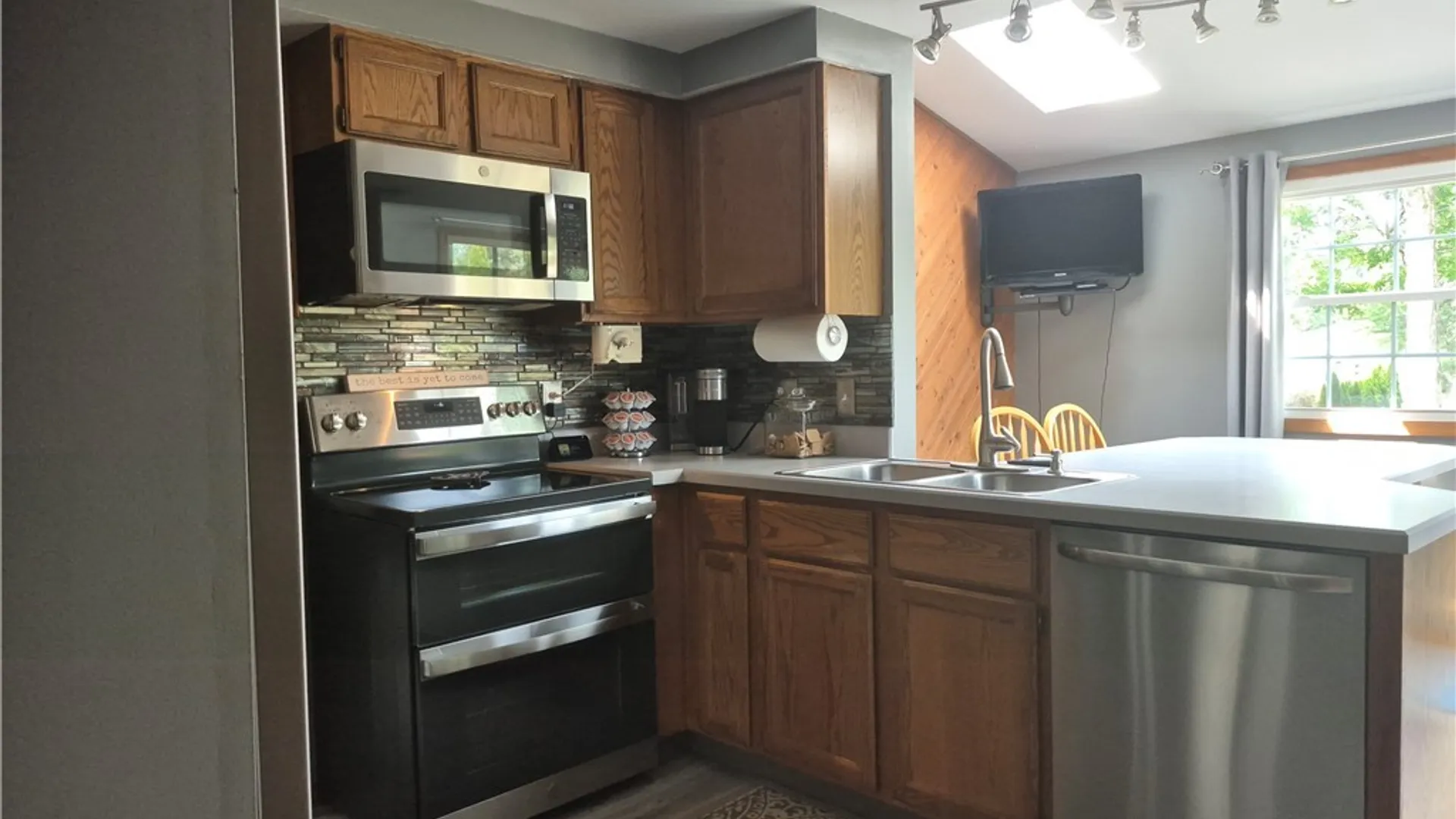 Property at 6244 Henryk Woods Road, Cicero, NY 13039 10