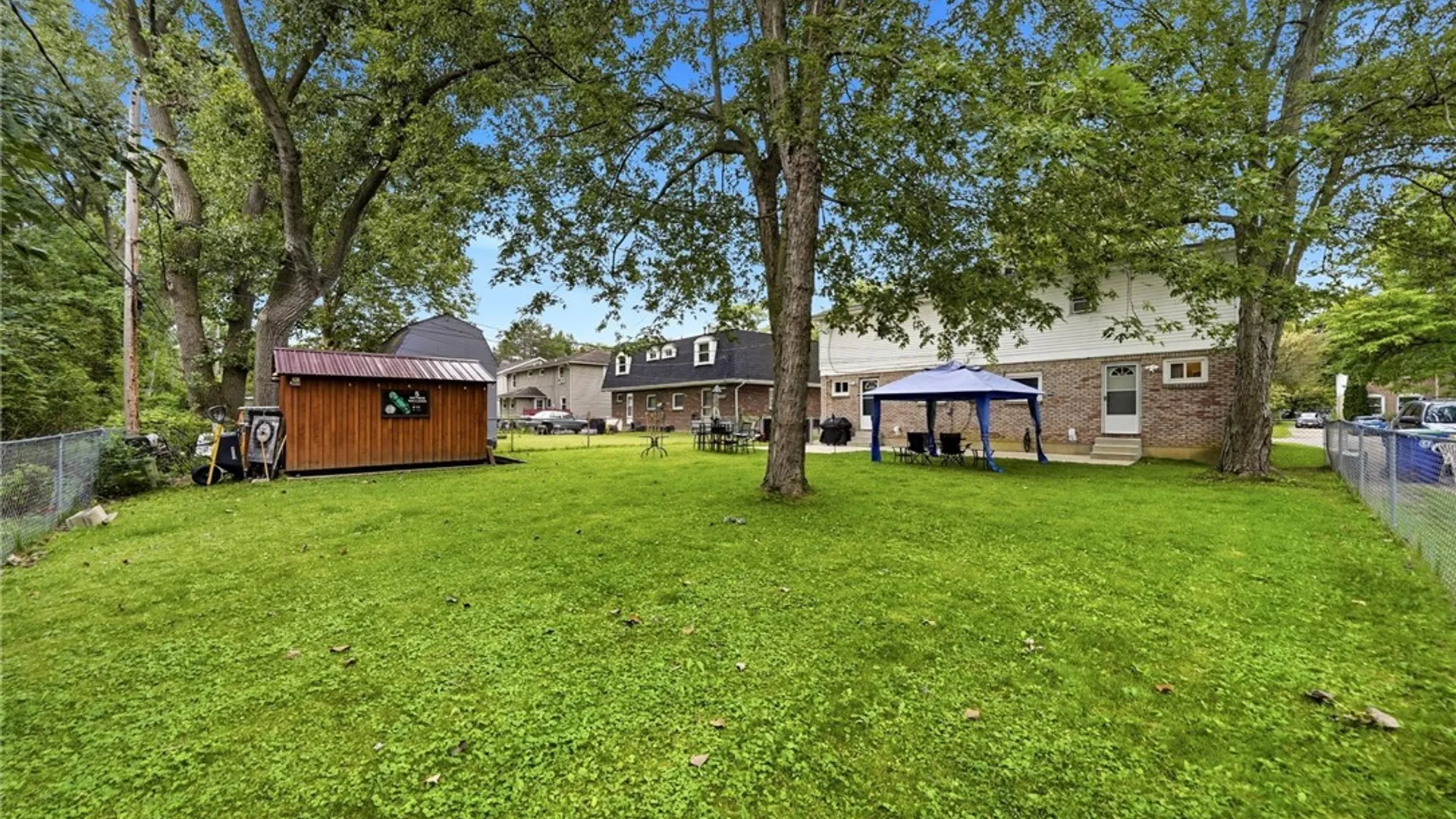 Property at 120 E Summerset Lane, Amherst, NY 14228 9