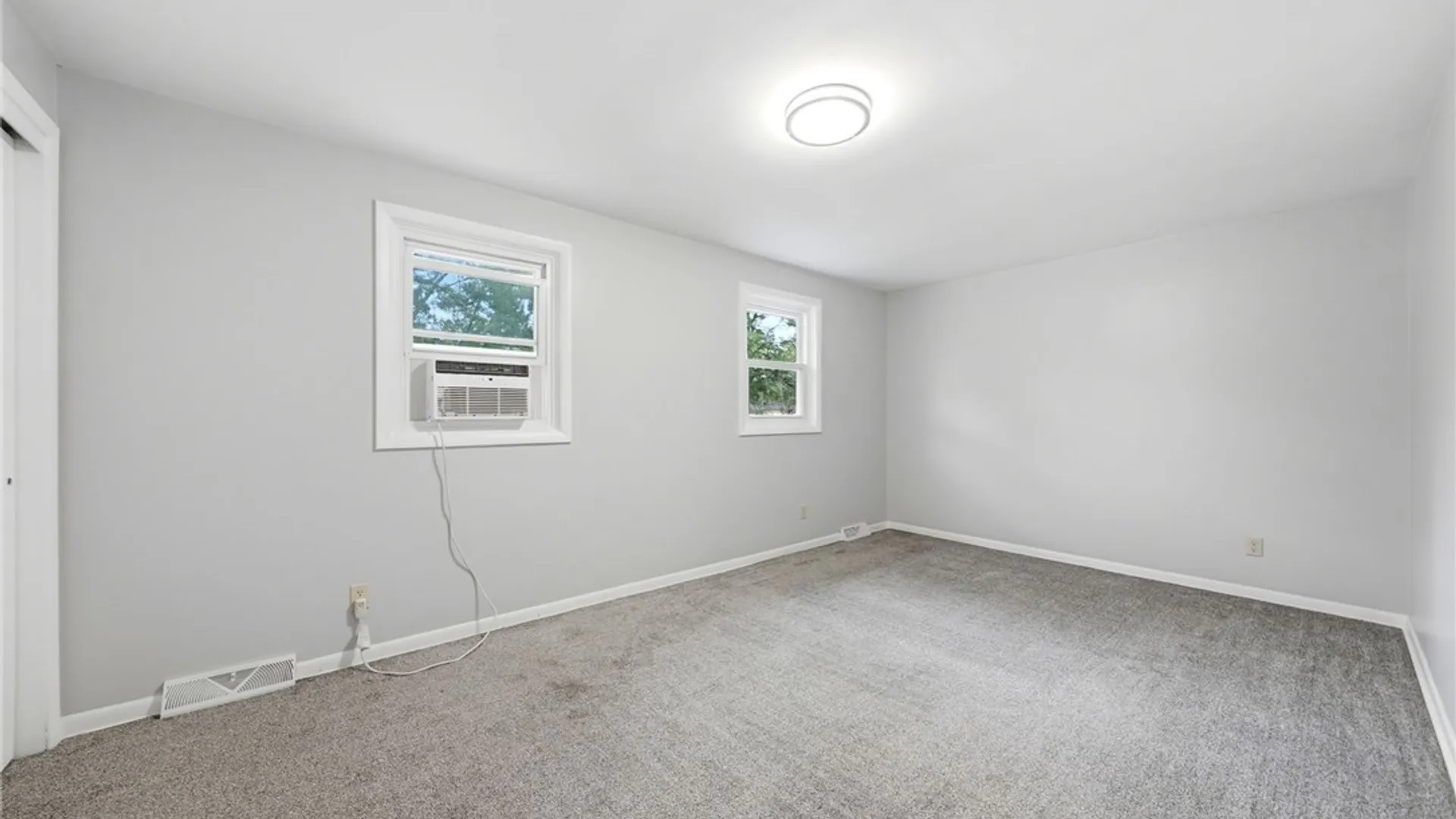 Property at 120 E Summerset Lane, Amherst, NY 14228 27