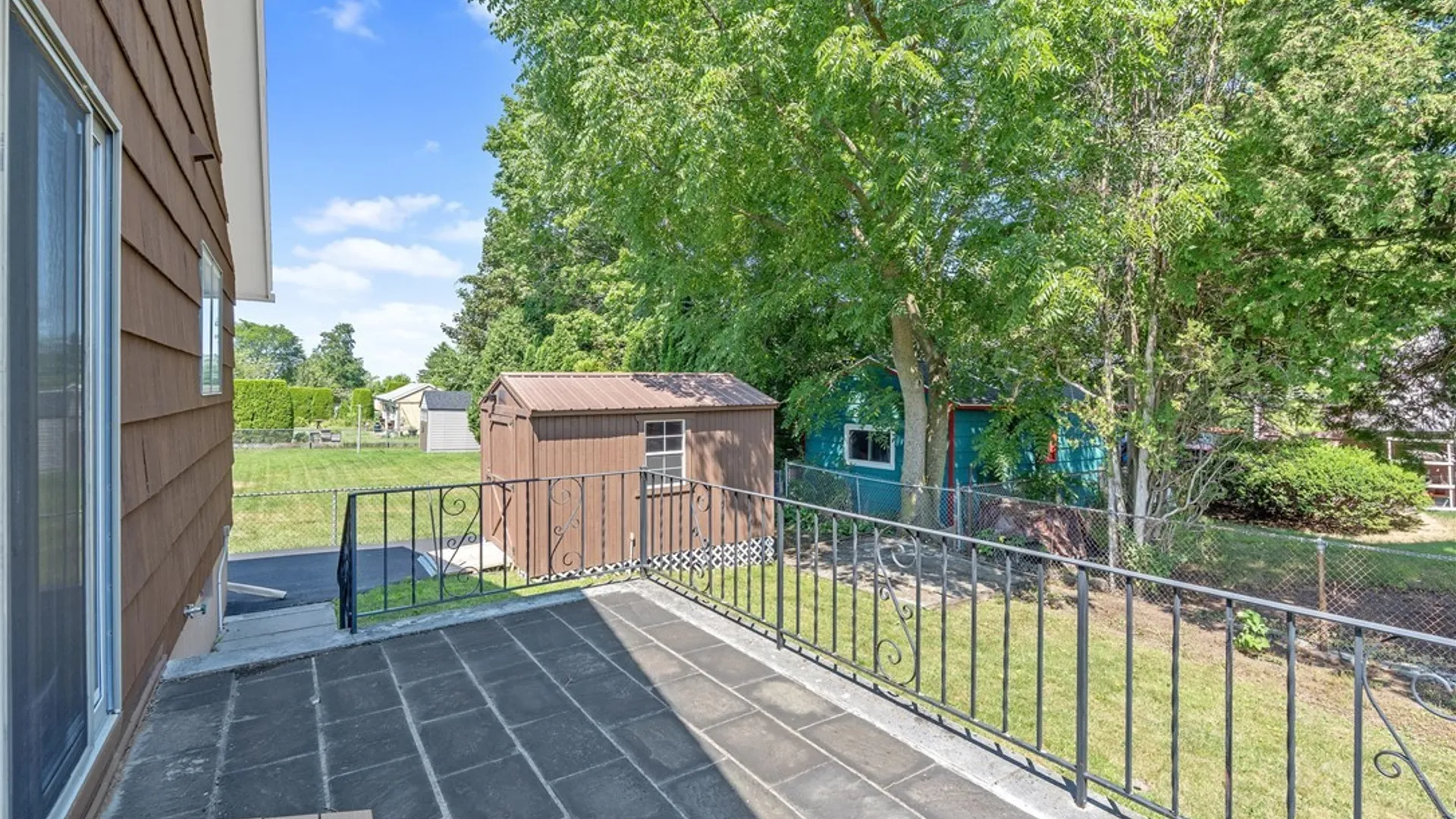 Property at 224 Kenwick Drive, Syracuse, NY 13208 20