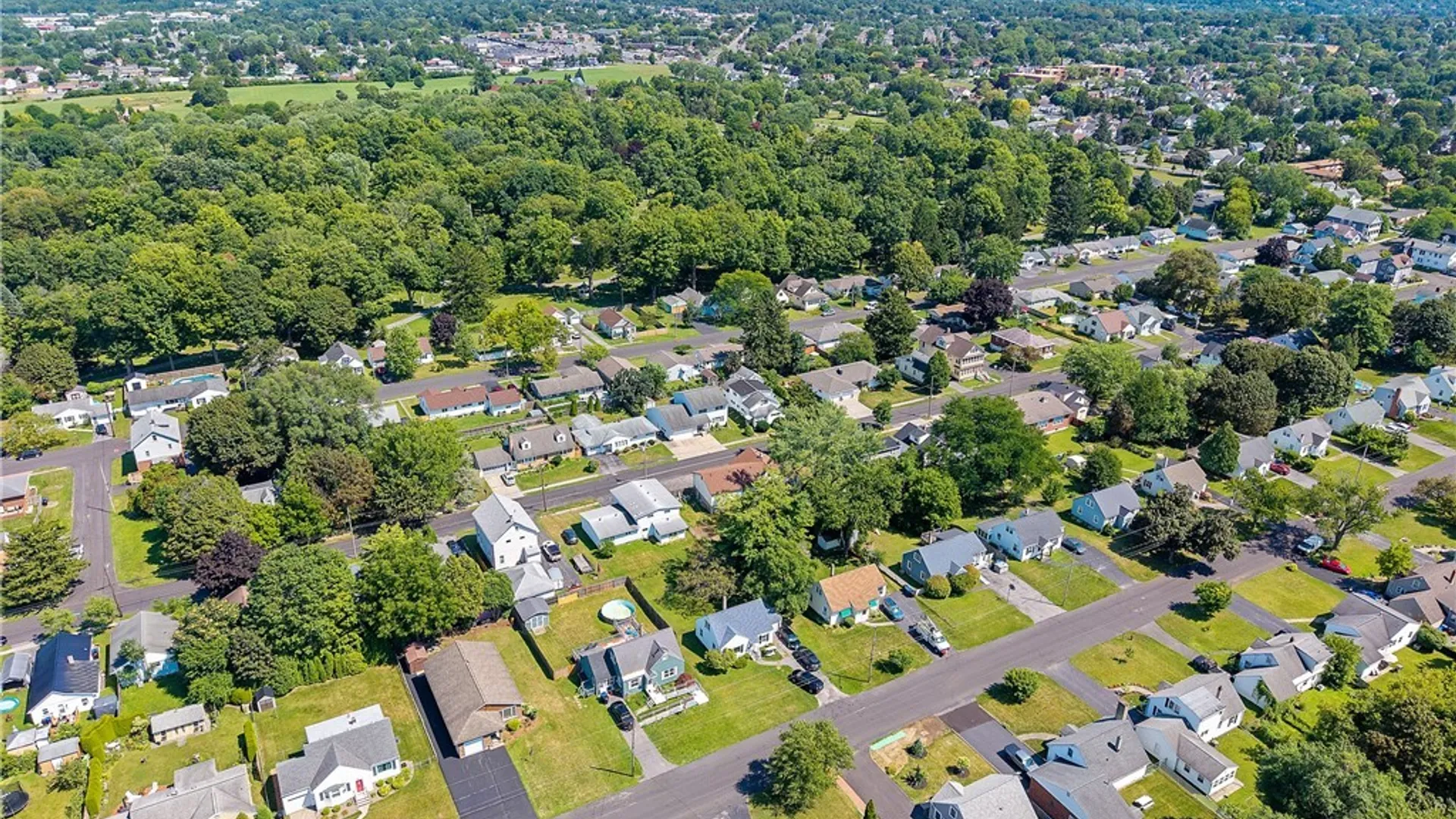 Property at 224 Kenwick Drive, Syracuse, NY 13208 23