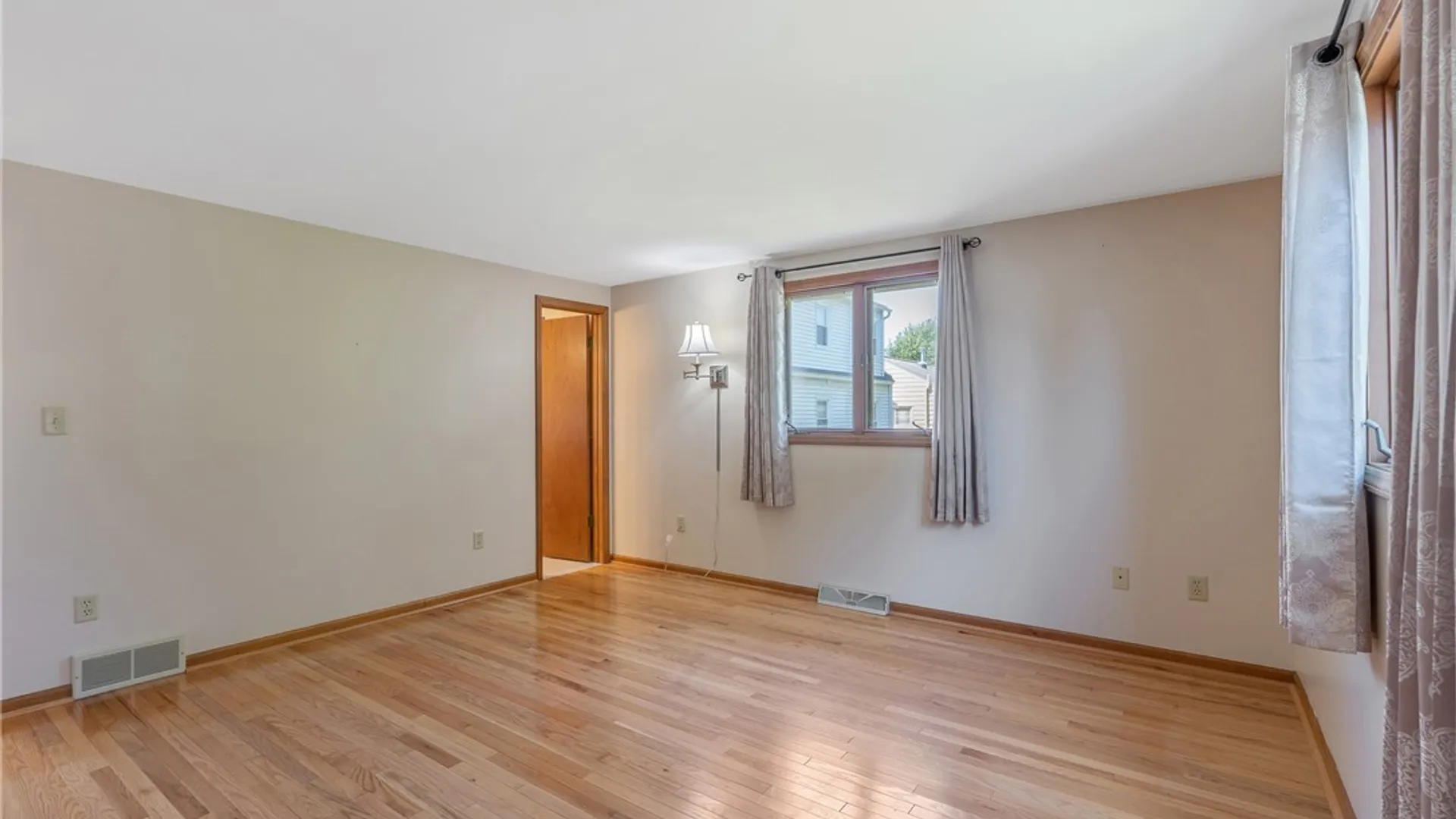 Property at 224 Kenwick Drive, Syracuse, NY 13208 33