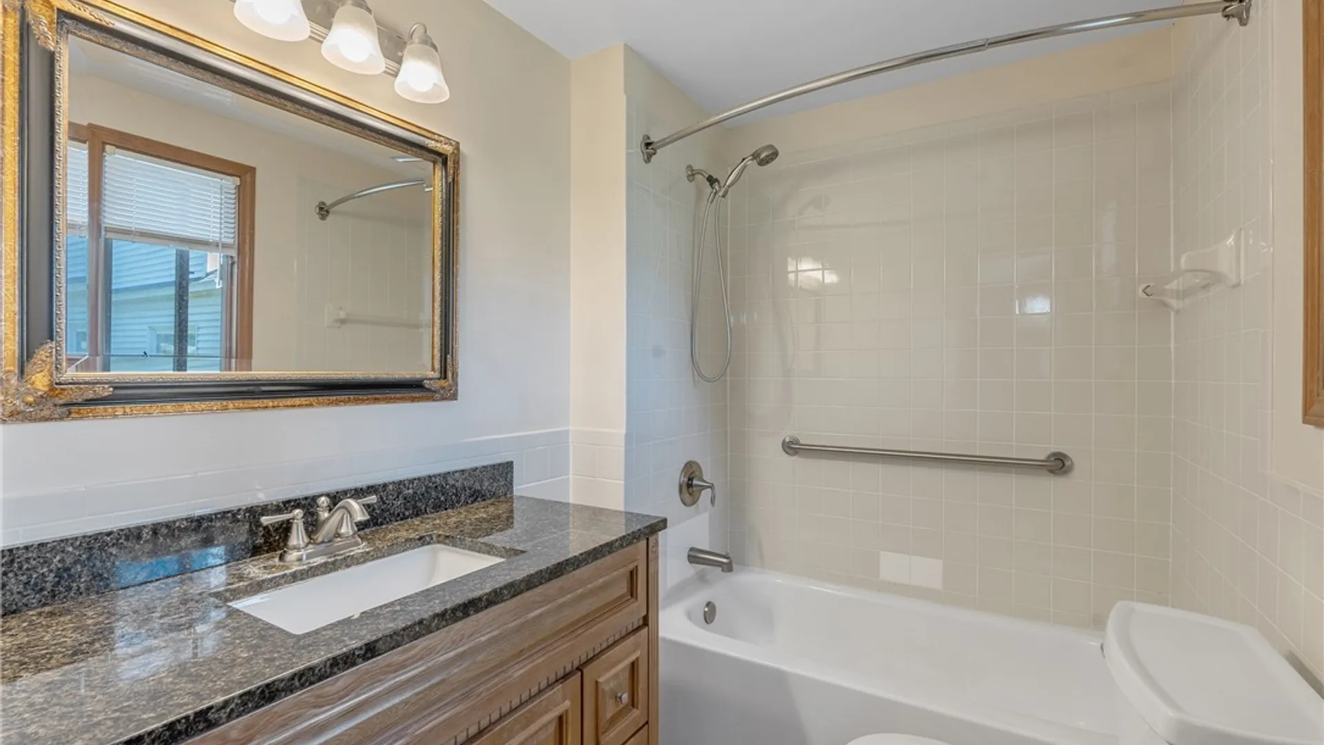 Property at 224 Kenwick Drive, Syracuse, NY 13208 16