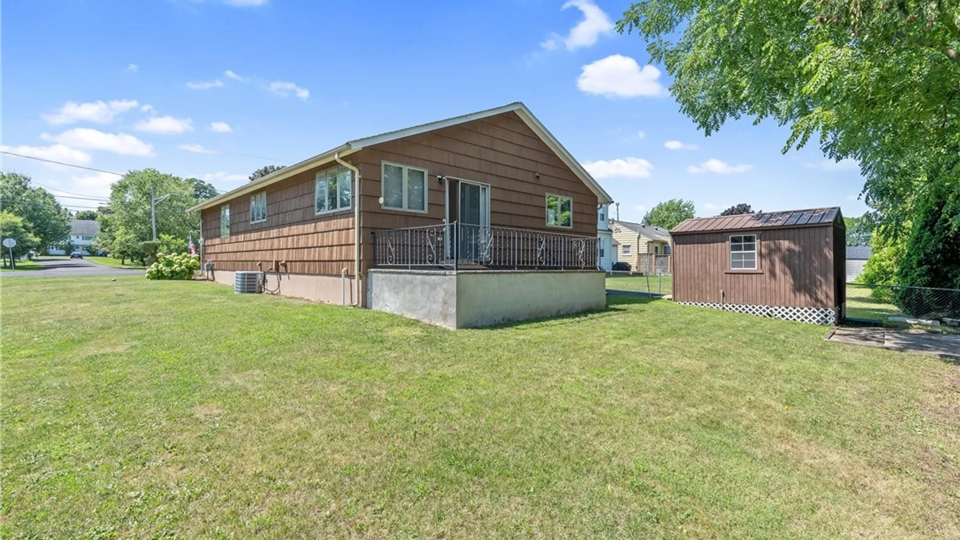 Property at 224 Kenwick Drive, Syracuse, NY 13208 3
