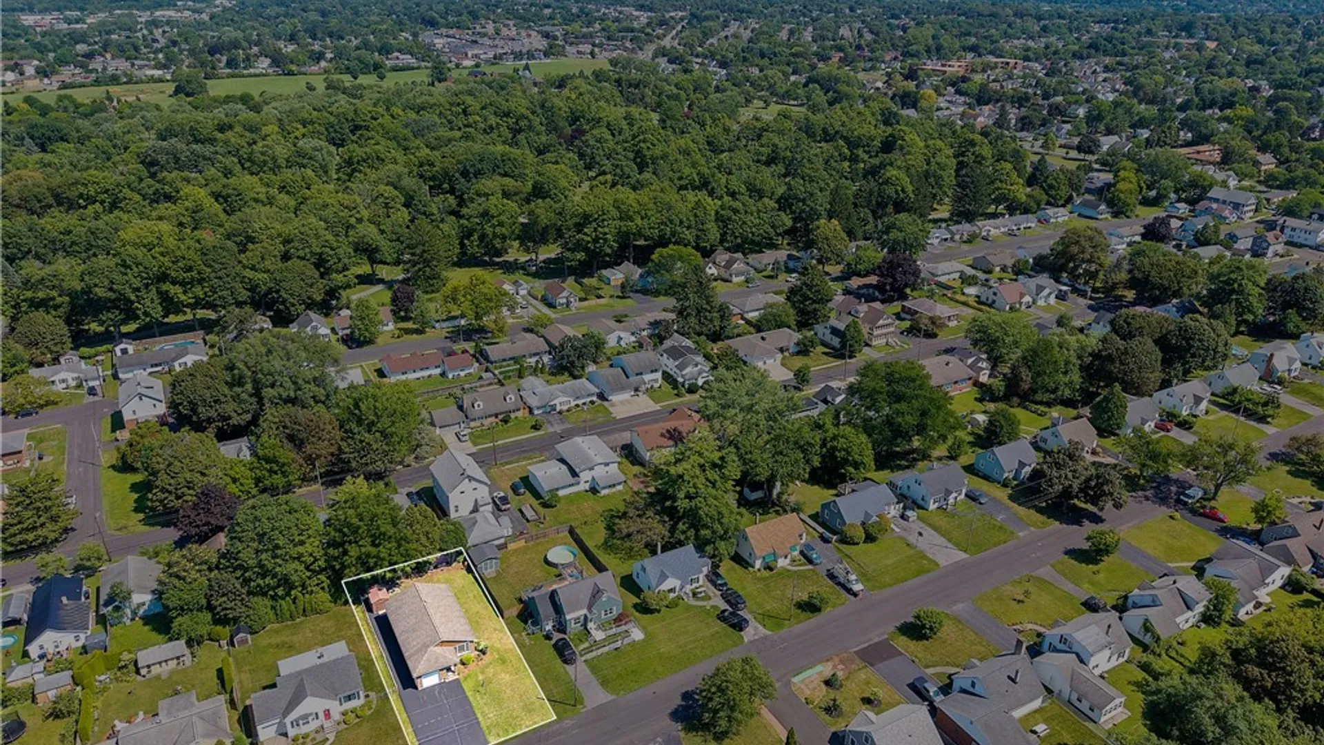Property at 224 Kenwick Drive, Syracuse, NY 13208 24