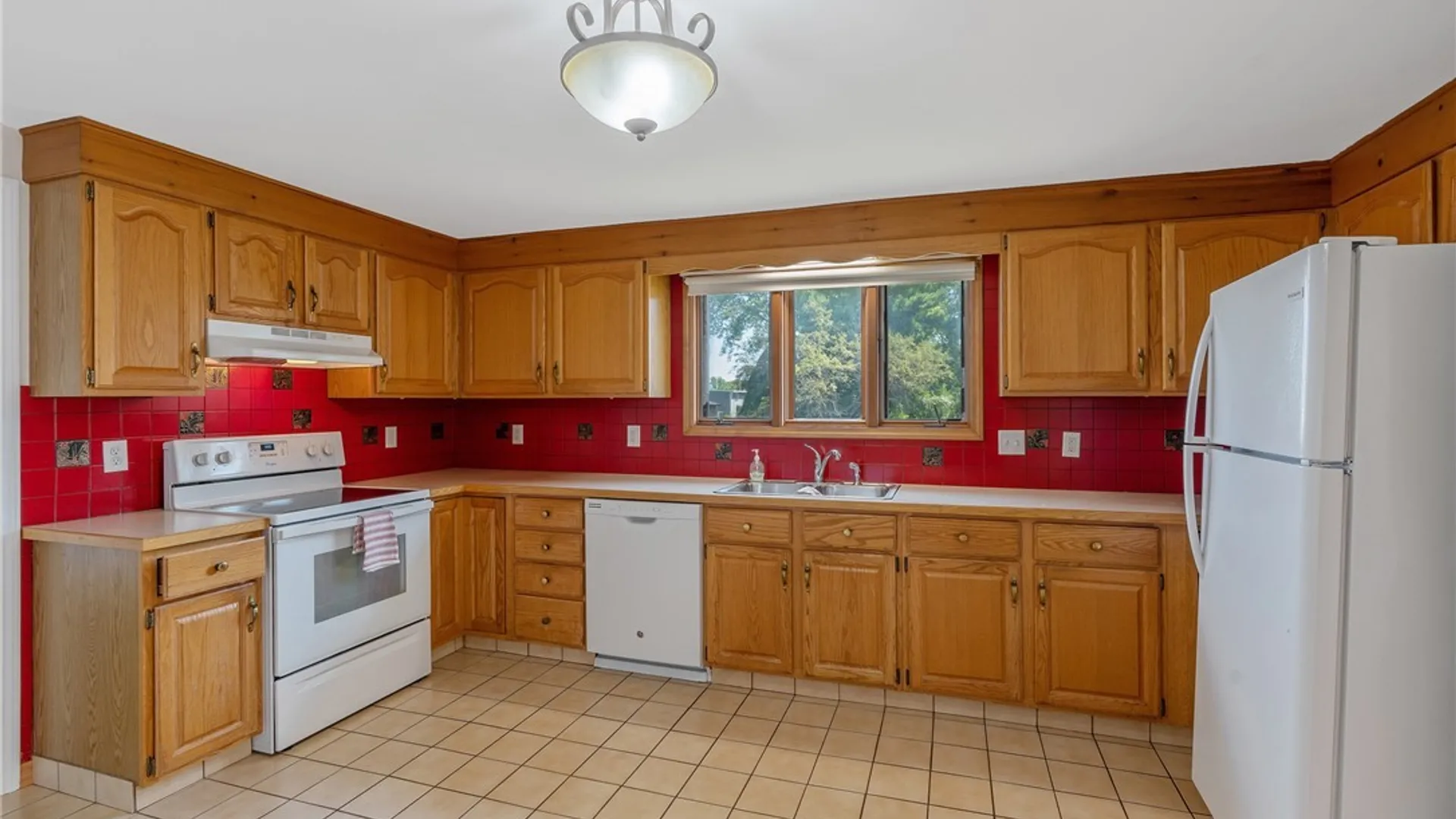Property at 224 Kenwick Drive, Syracuse, NY 13208 10