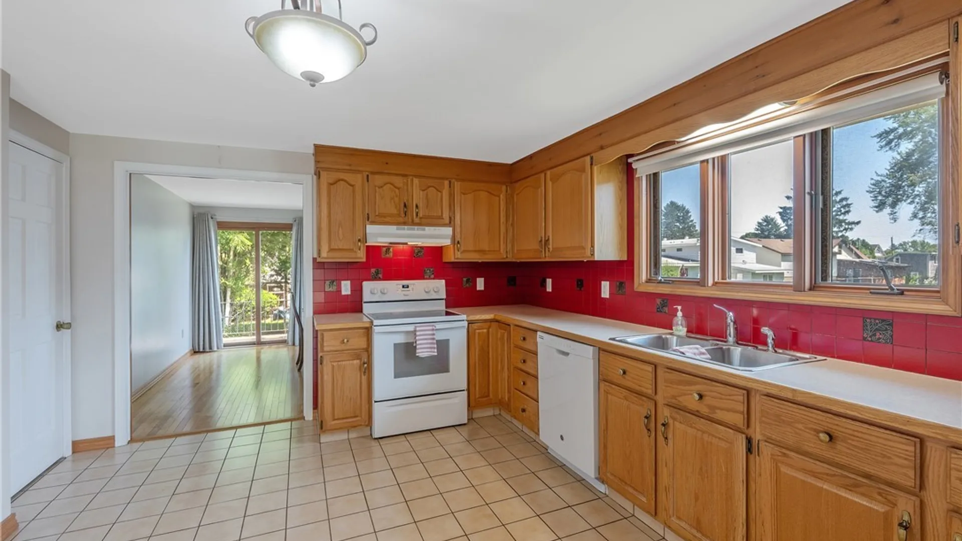 Property at 224 Kenwick Drive, Syracuse, NY 13208 31