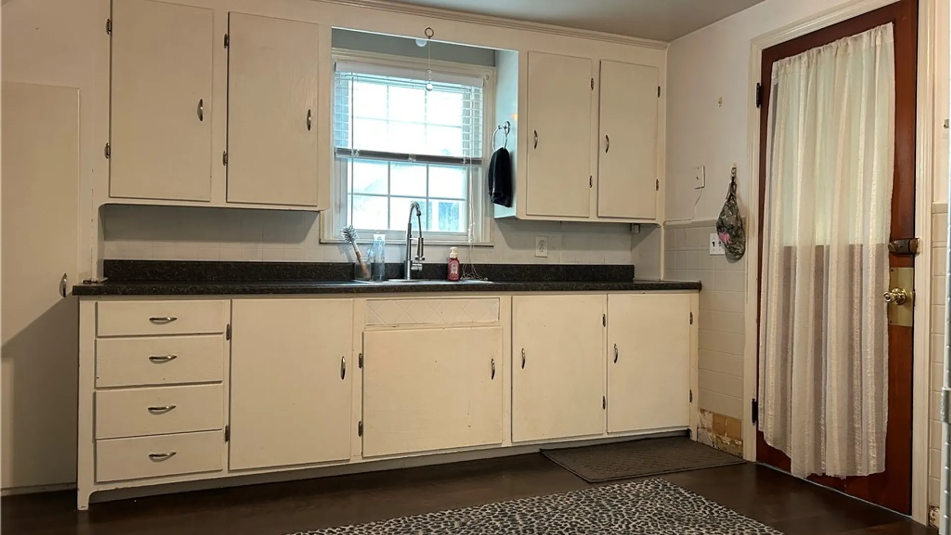 Property at 1115 Seneca Creek Road, West Seneca, NY 14224 23